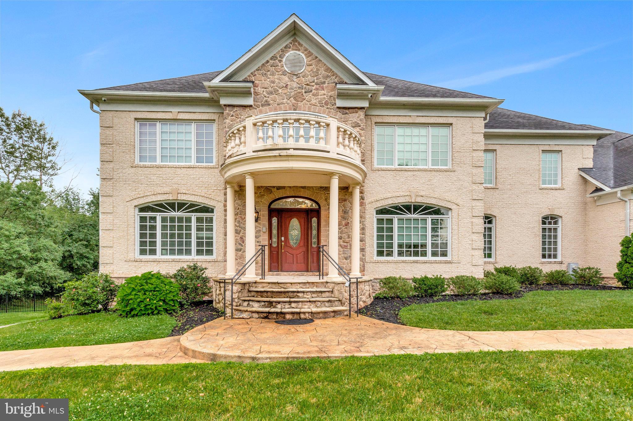 GOVERNORS MANOR - Residential