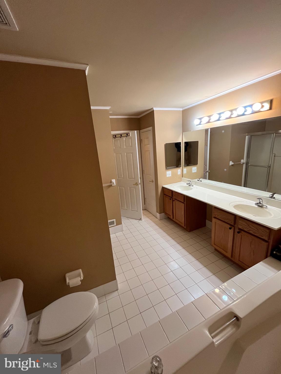 WALNUT GROVE - Residential