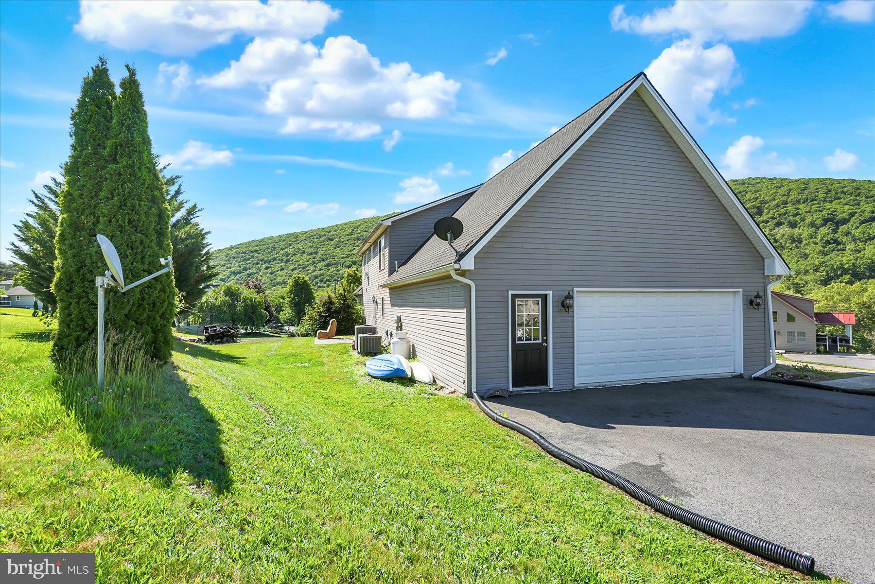 RABBIT HILL ESTATES - Residential