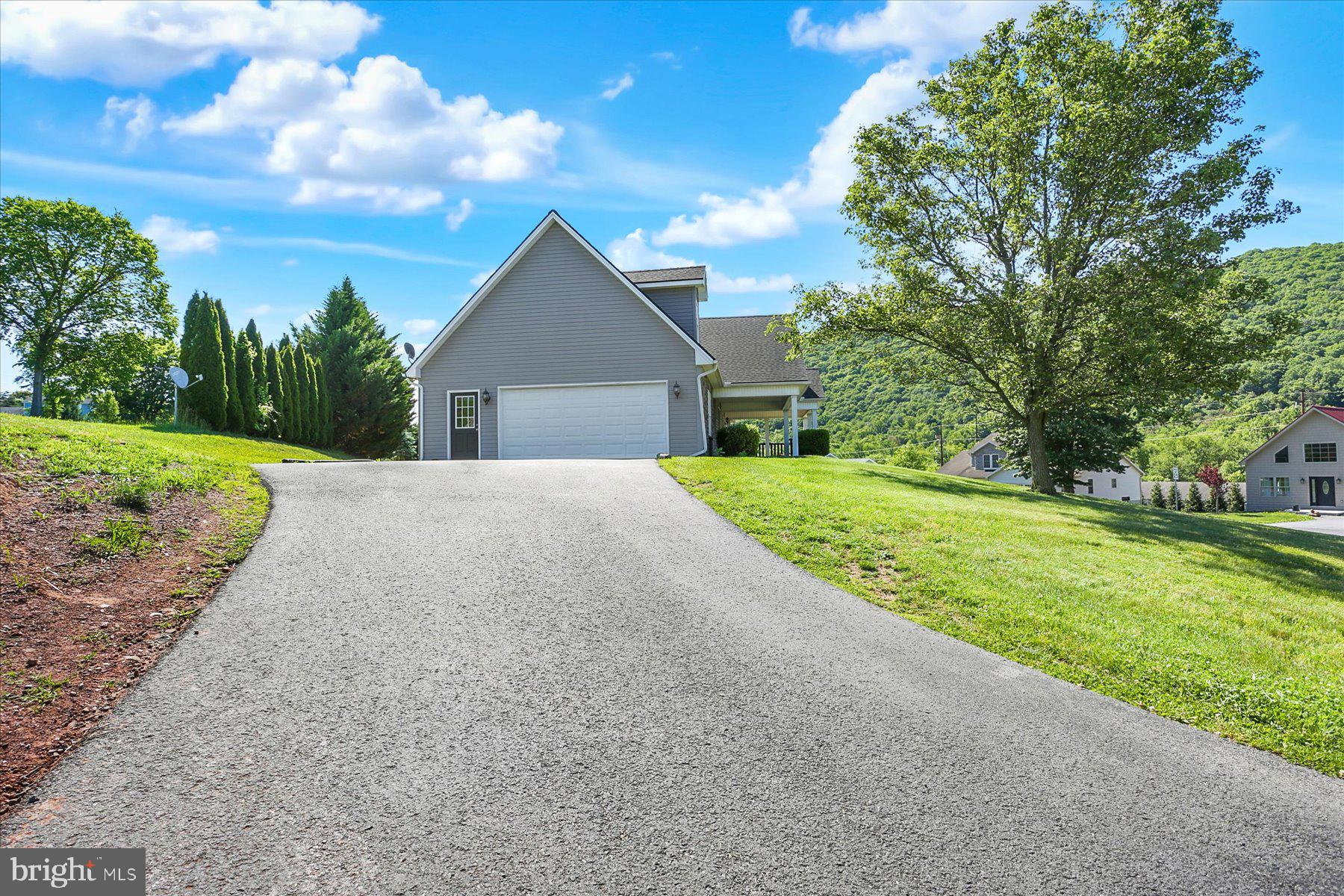 RABBIT HILL ESTATES - Residential