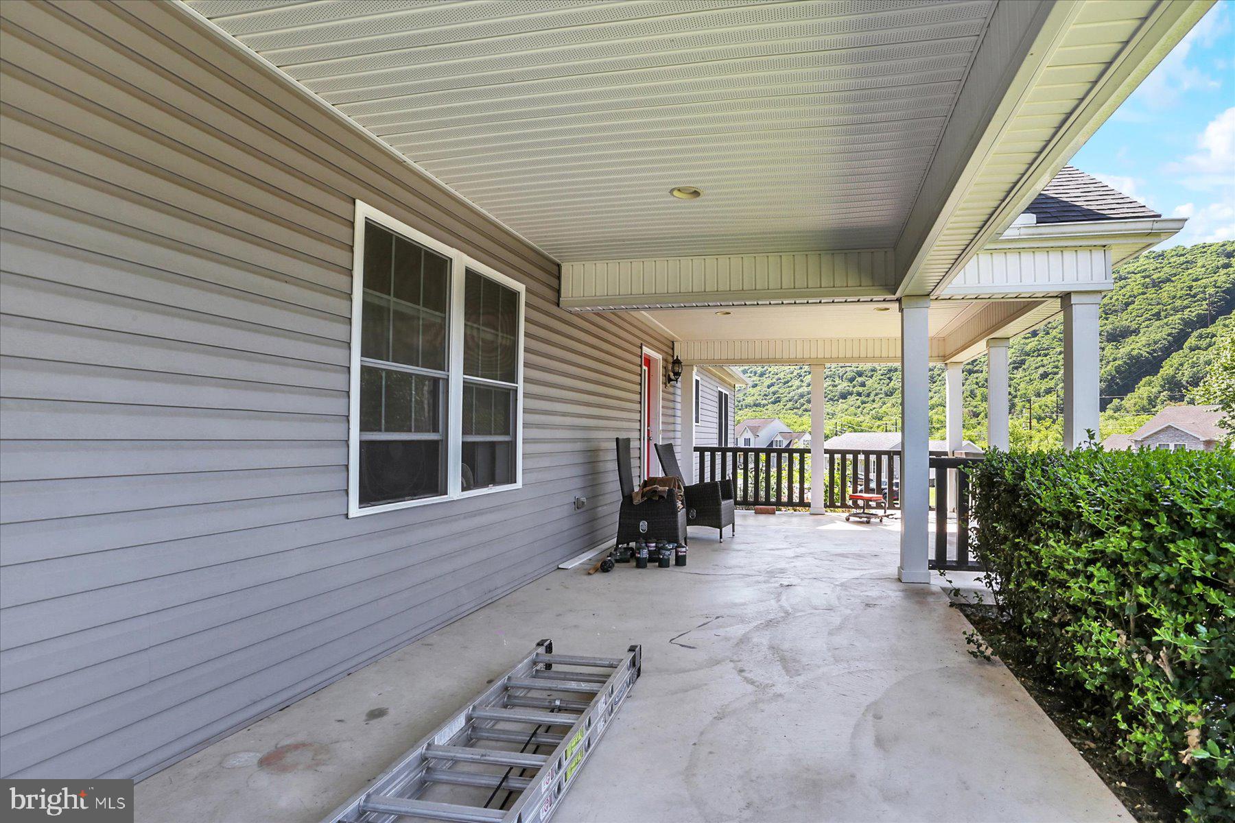 RABBIT HILL ESTATES - Residential