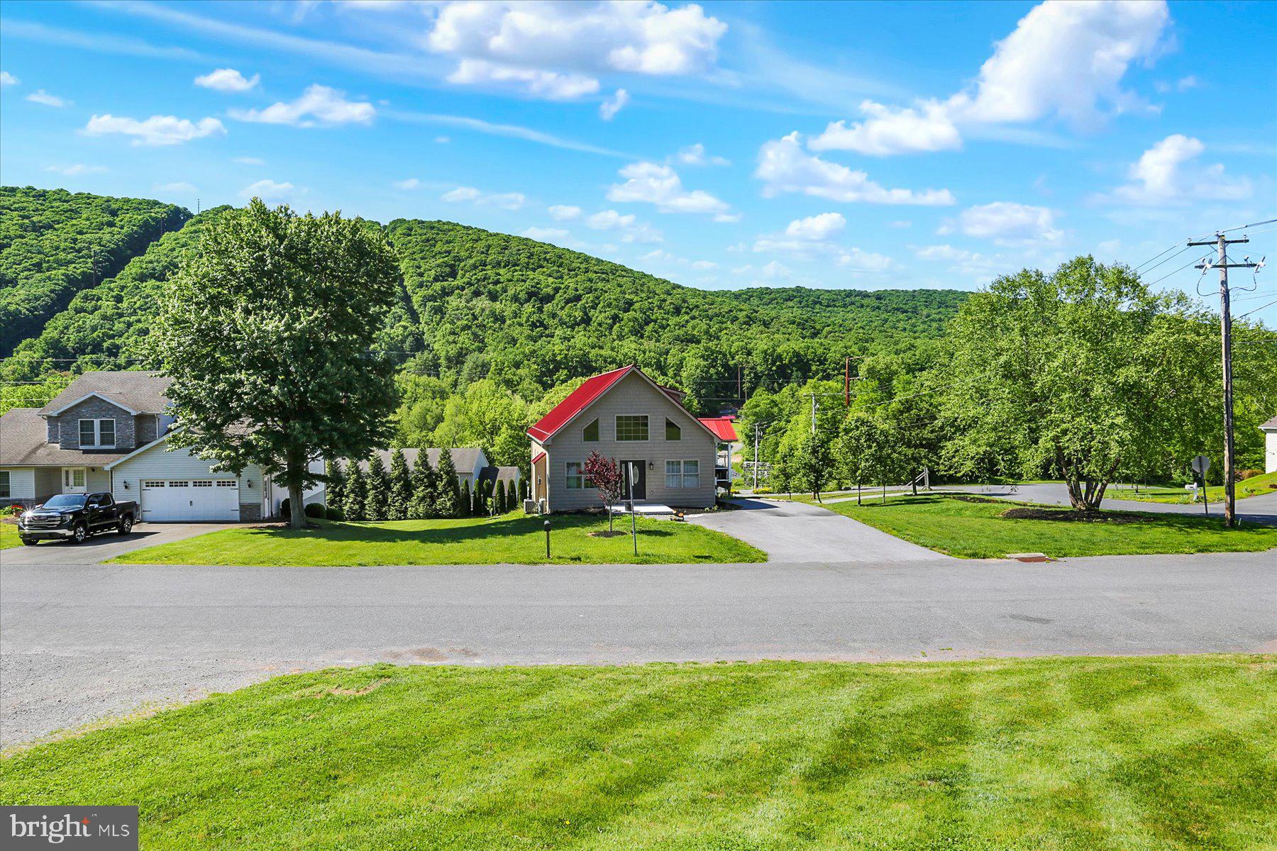 RABBIT HILL ESTATES - Residential