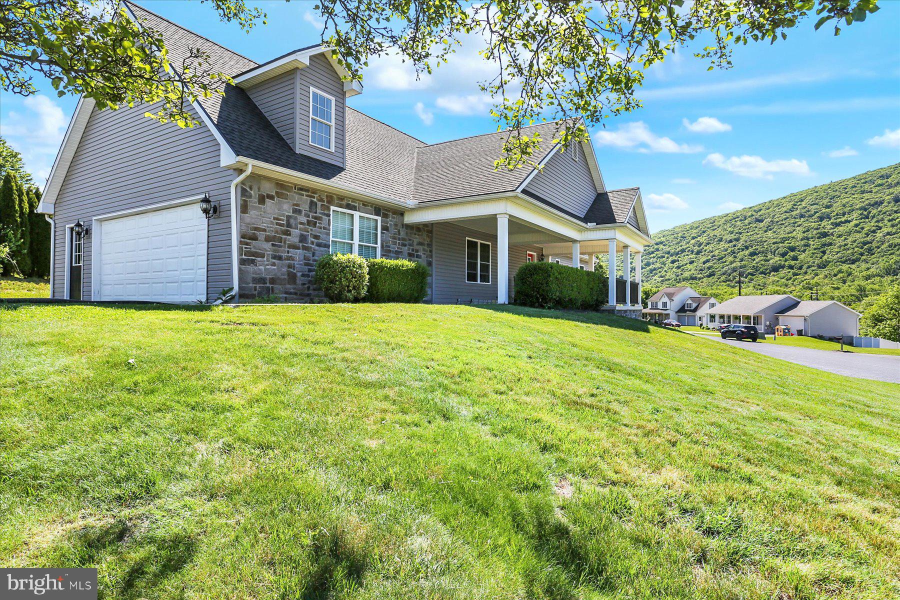 RABBIT HILL ESTATES - Residential