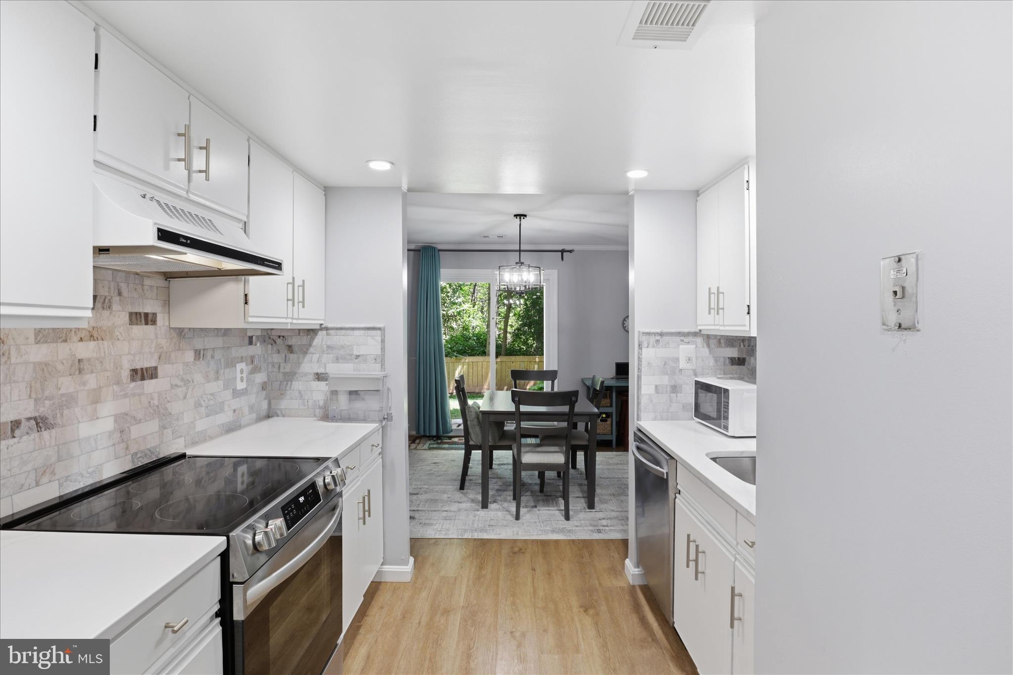 GRAYS POINTE - Residential