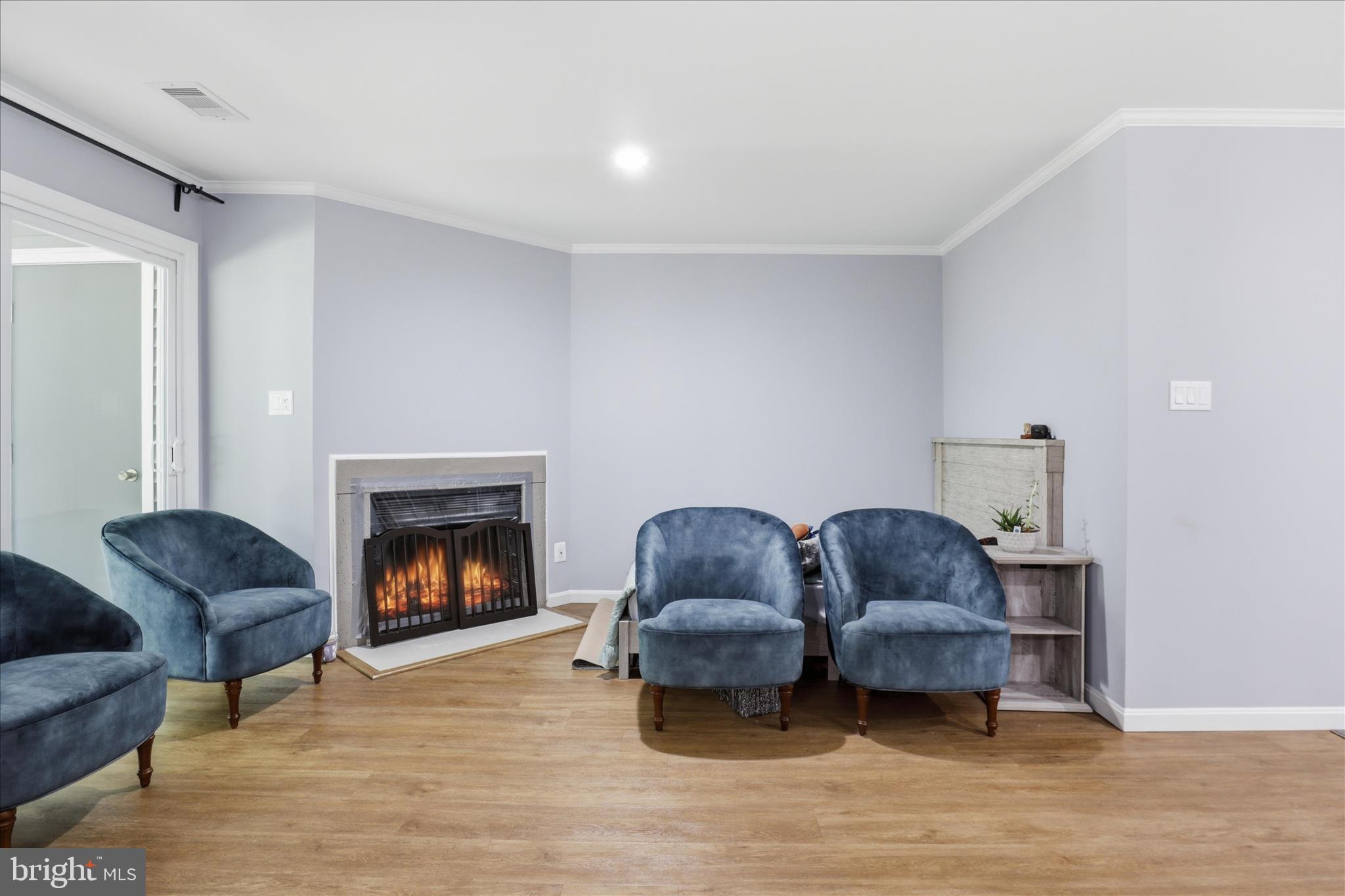 GRAYS POINTE - Residential