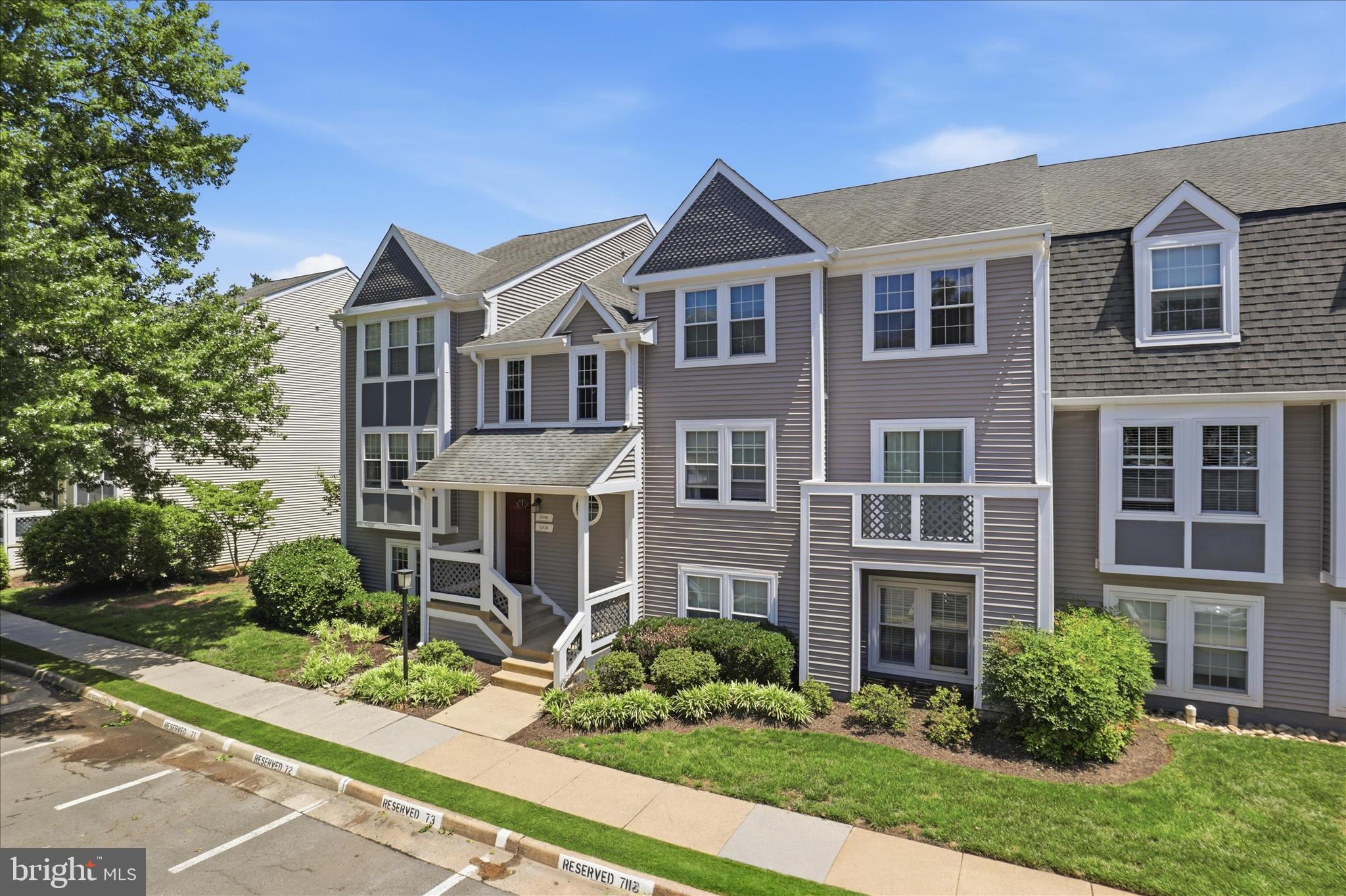 GRAYS POINTE - Residential