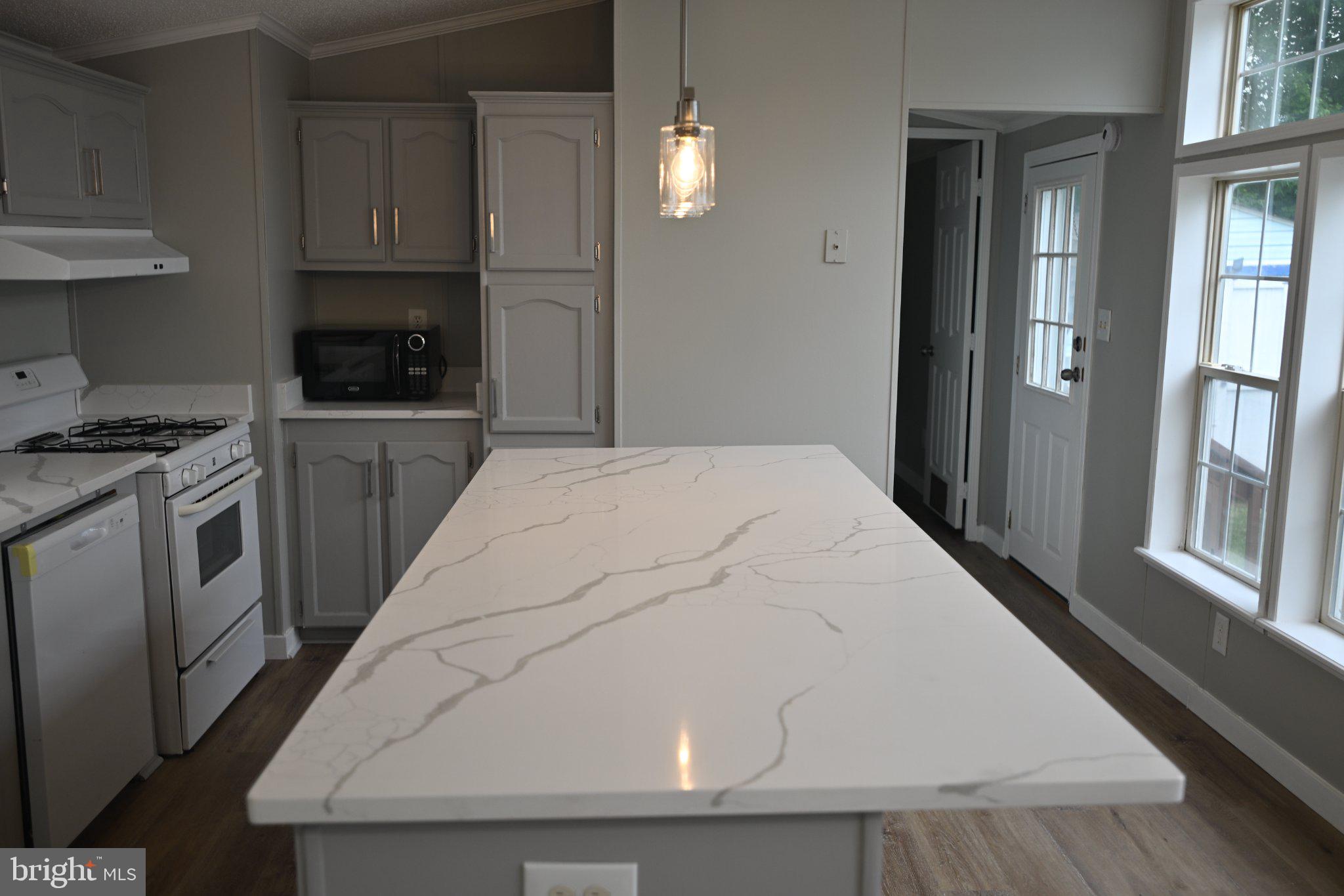 BOONES ESTATES - Residential