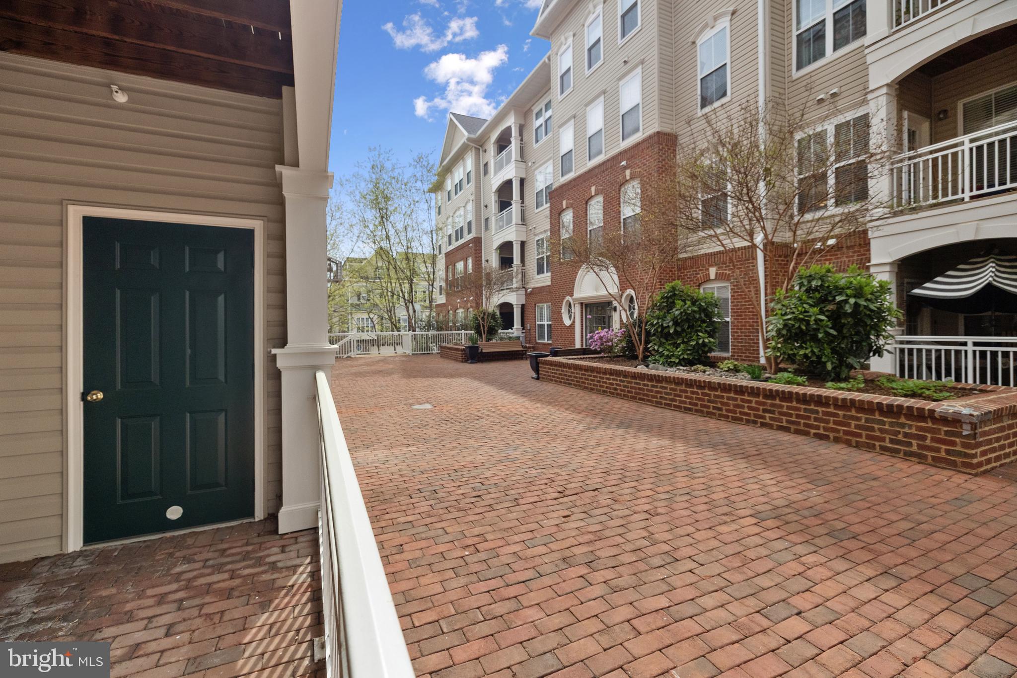 CAMERON STATION - Residential