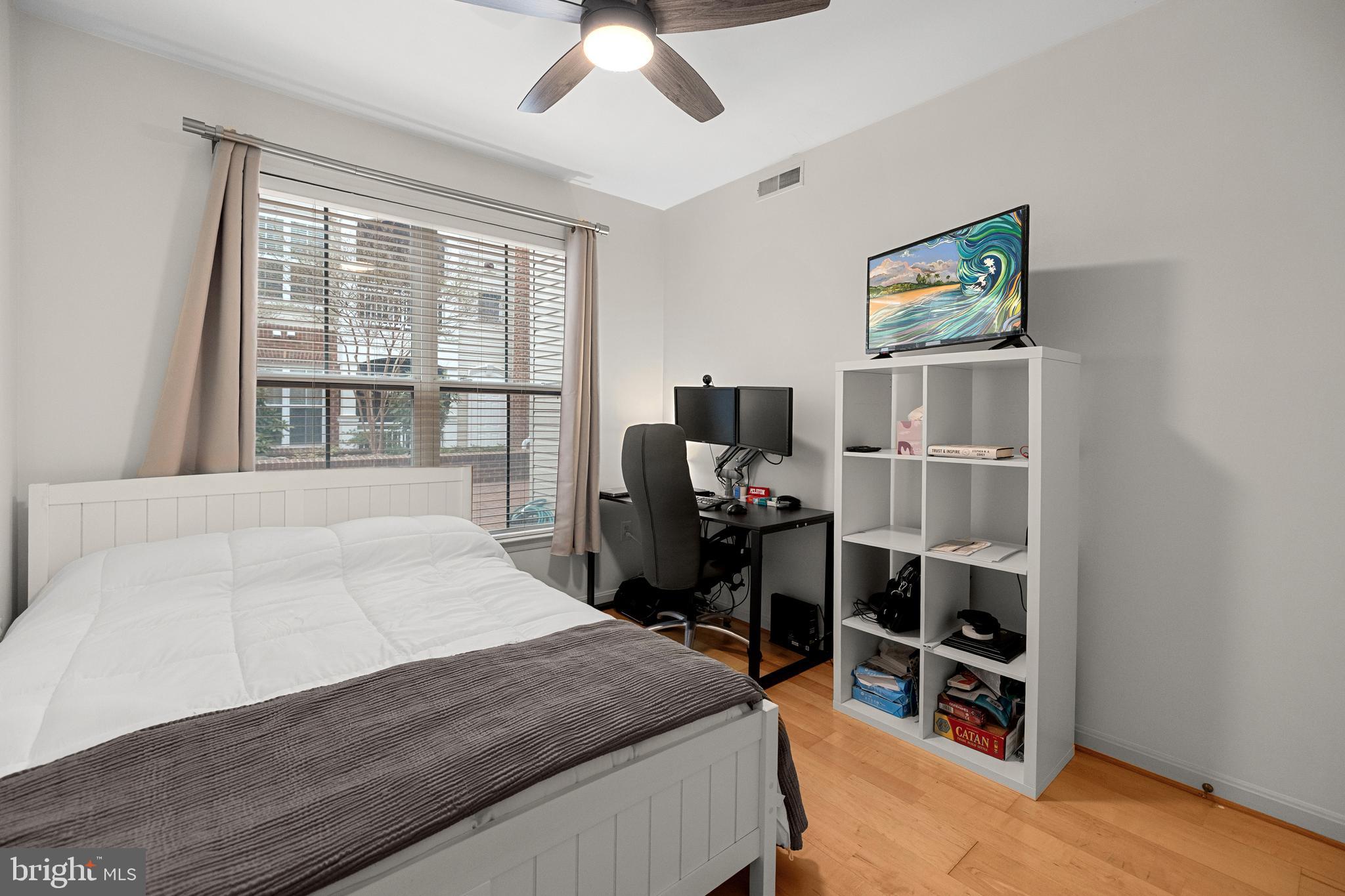 CAMERON STATION - Residential
