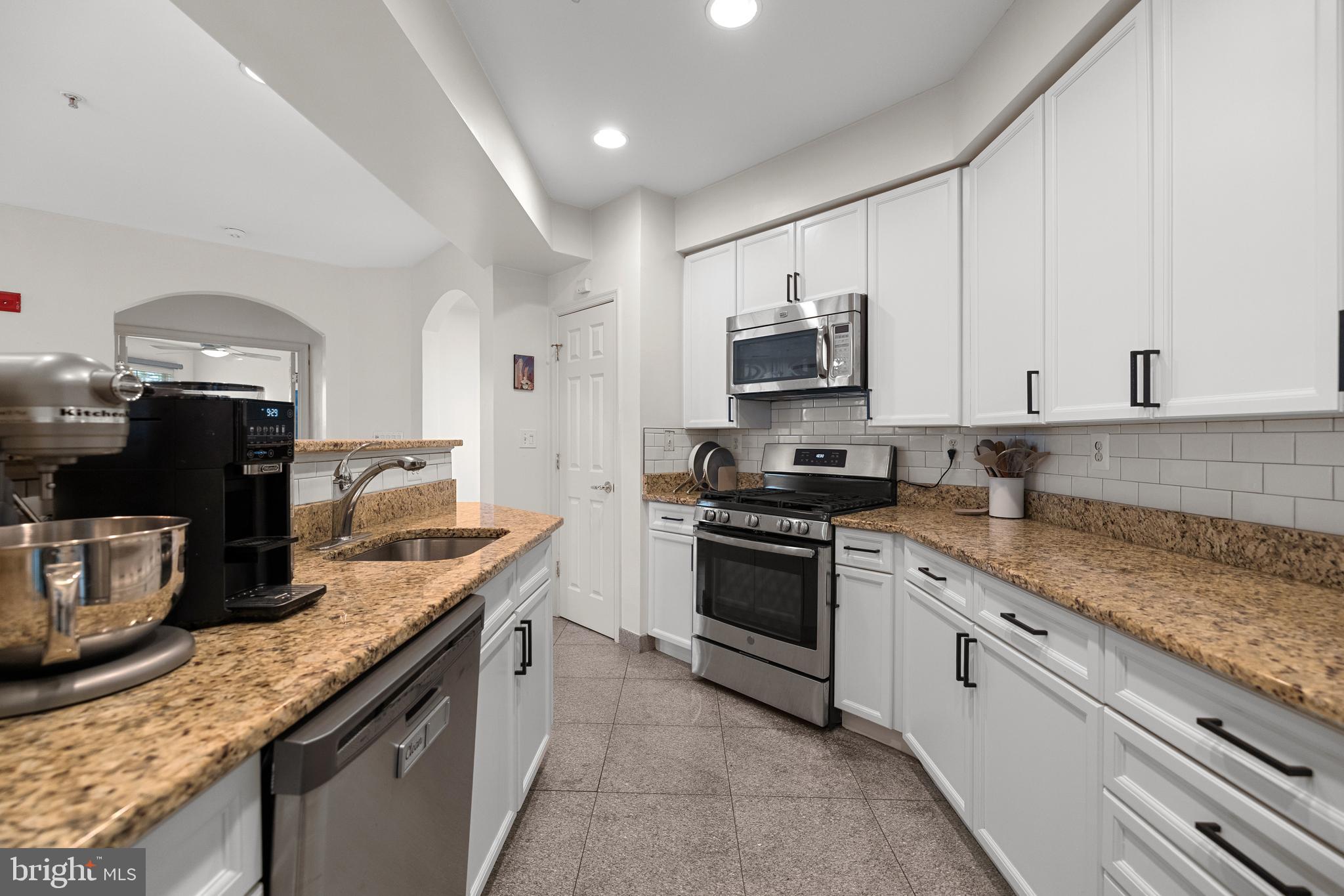 CAMERON STATION - Residential