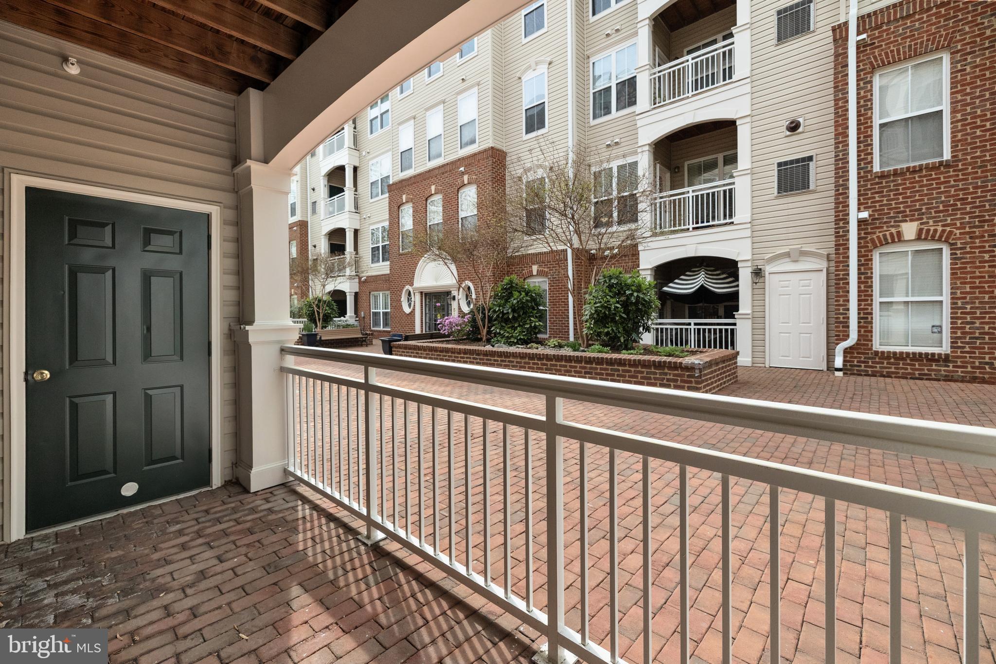 CAMERON STATION - Residential