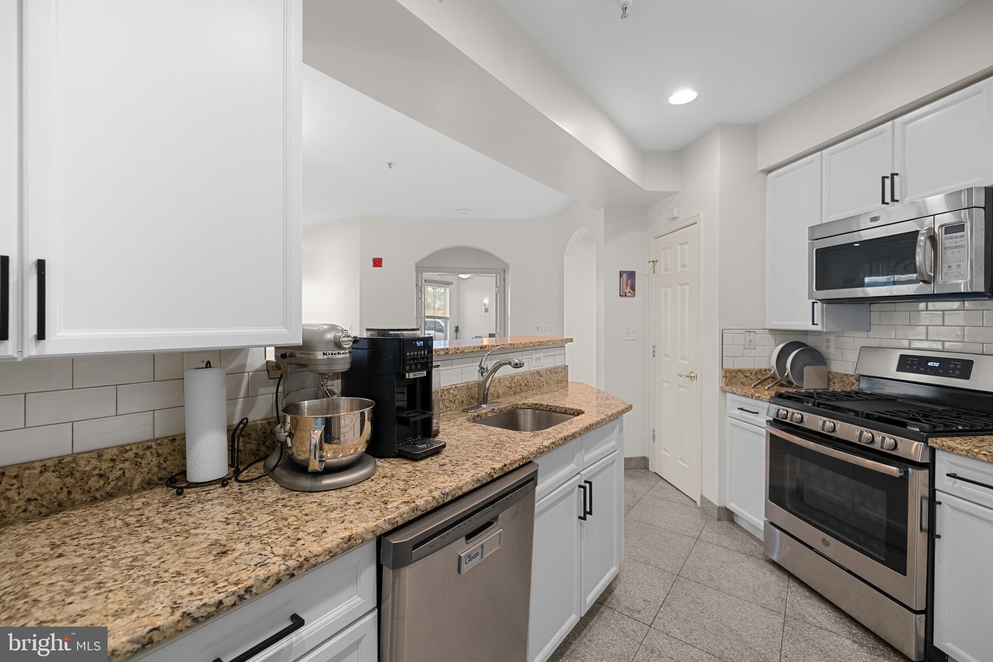 CAMERON STATION - Residential