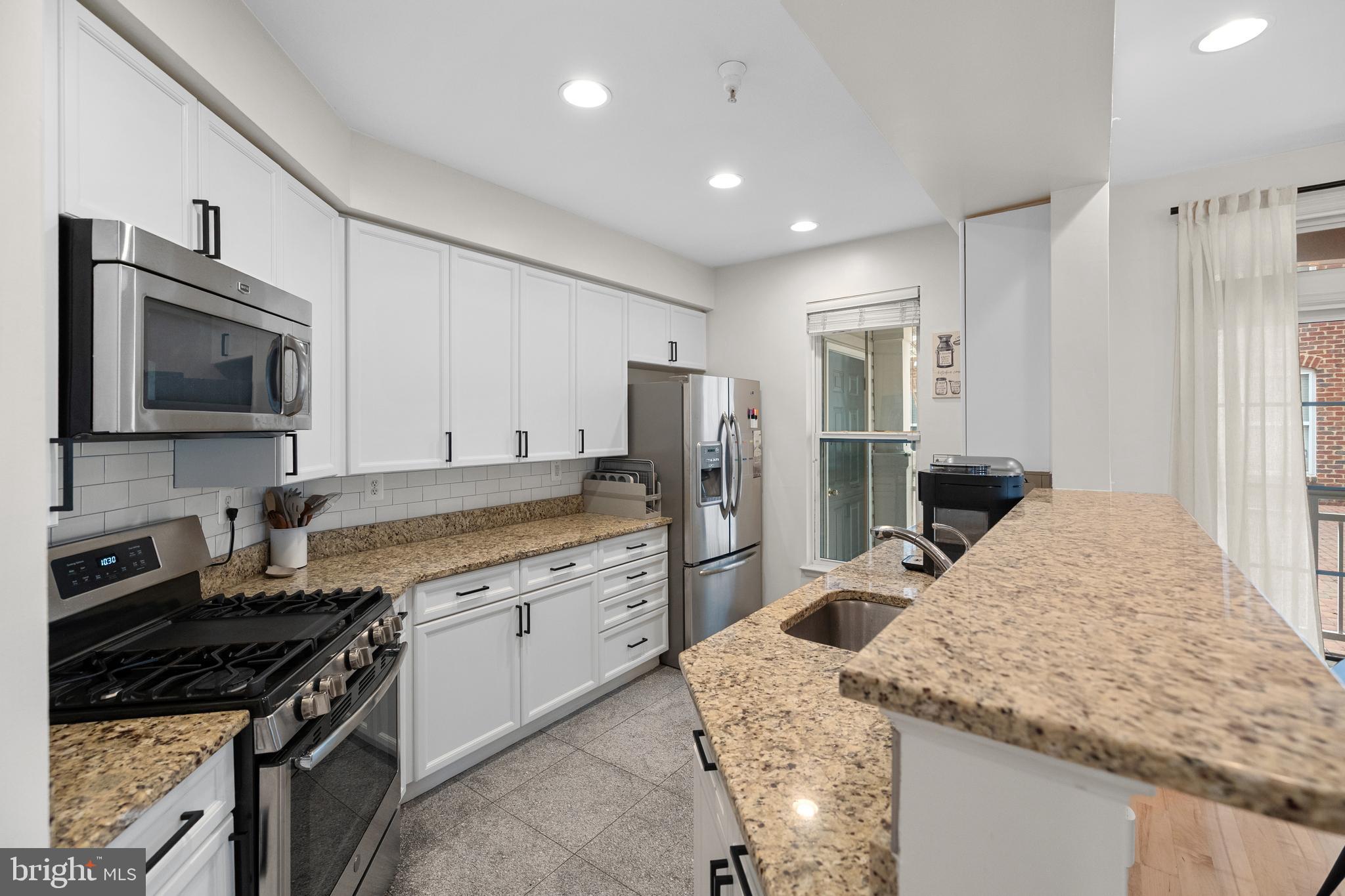 CAMERON STATION - Residential