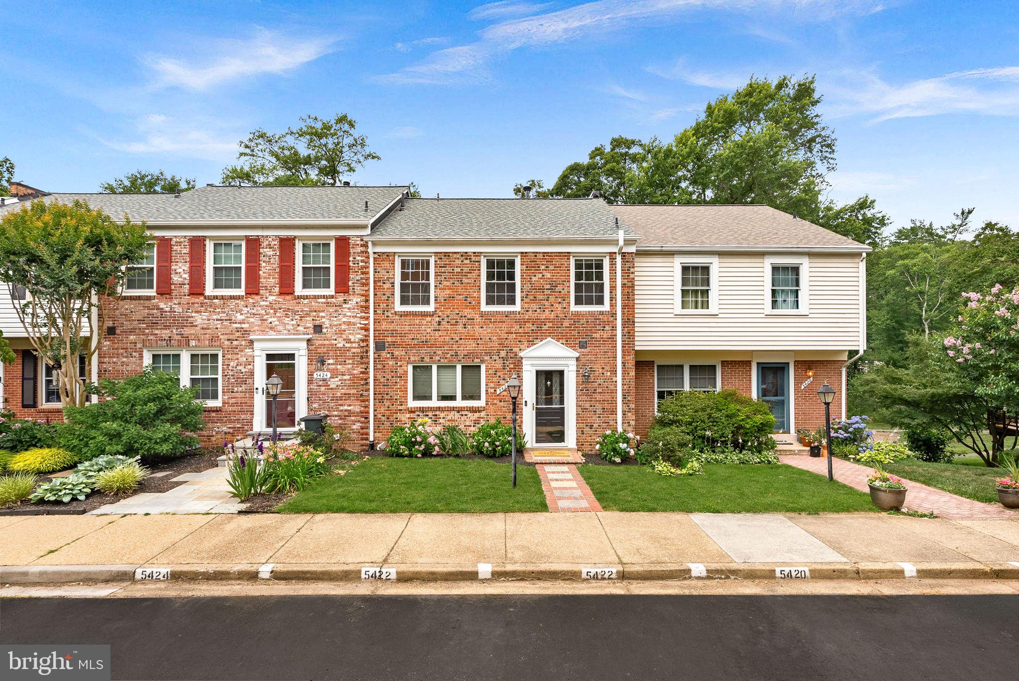 LAKE BRADDOCK - Residential