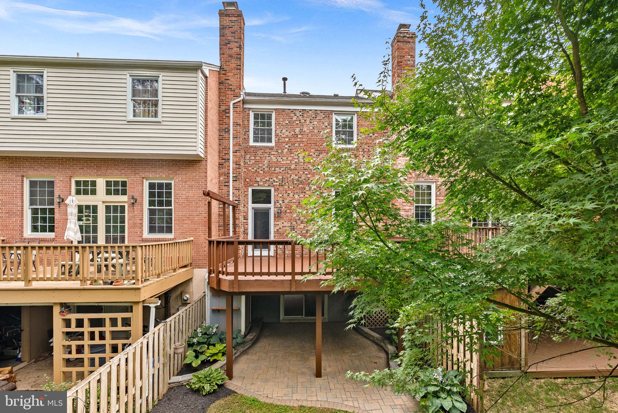 LAKE BRADDOCK - Residential