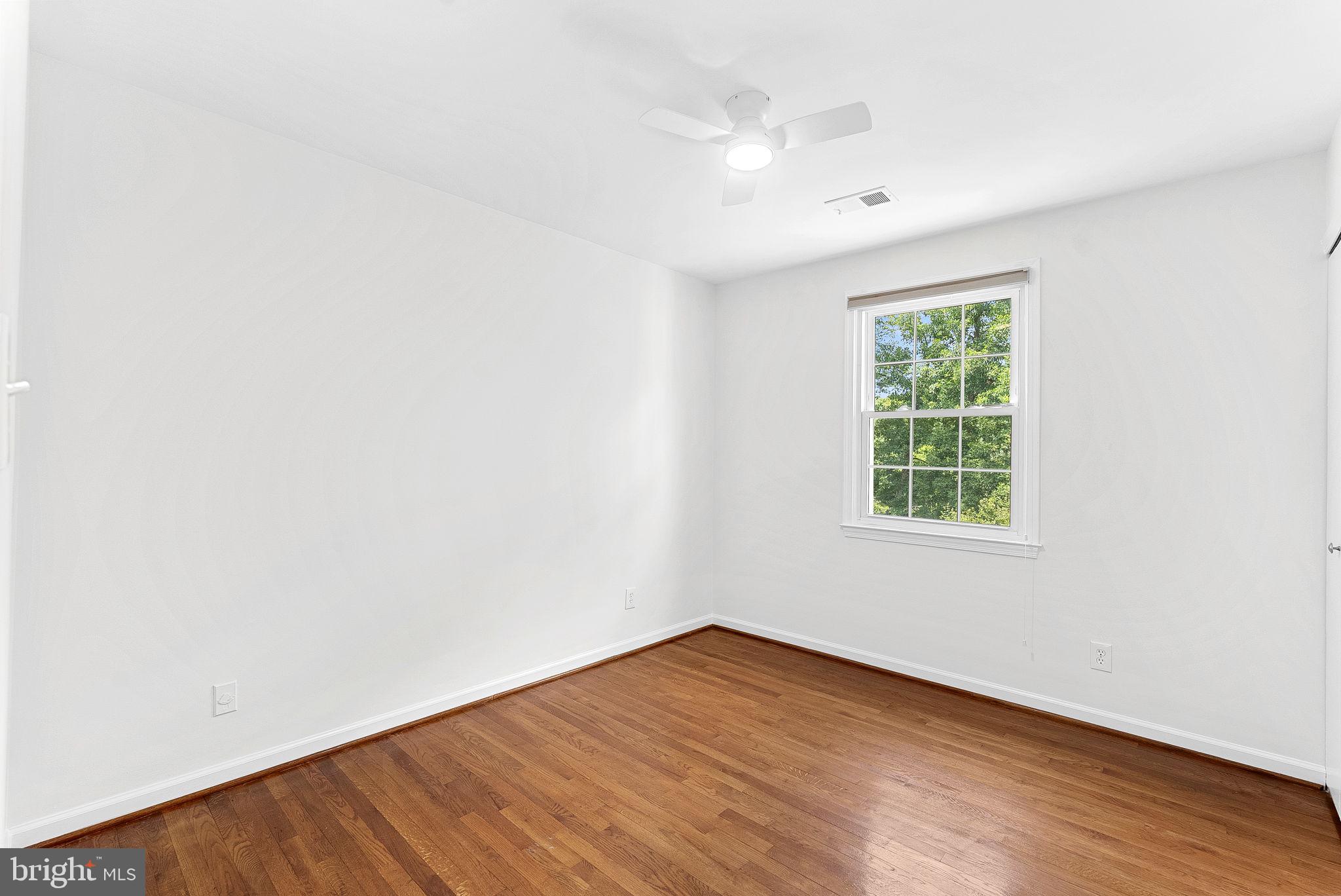 LAKE BRADDOCK - Residential