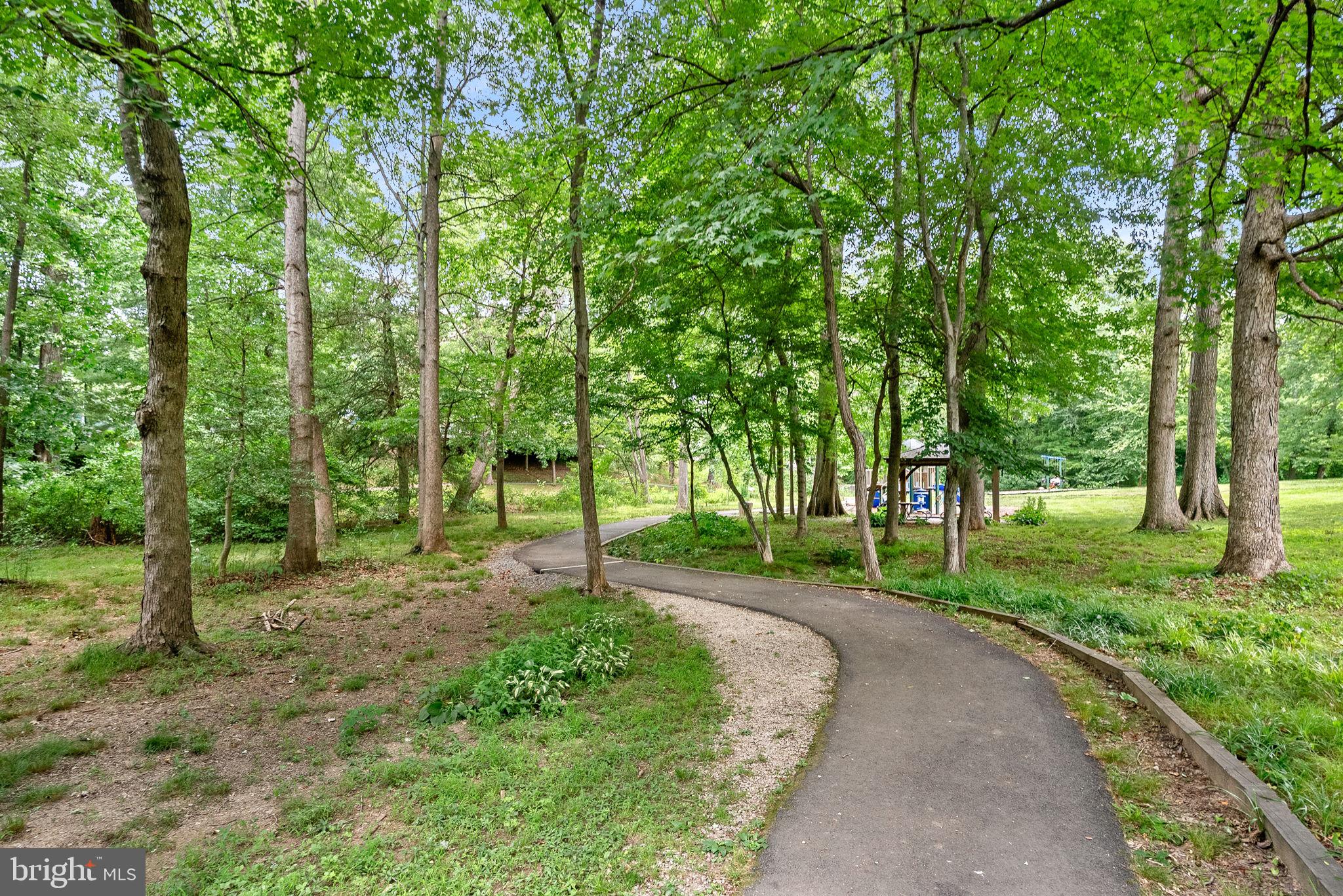LAKE BRADDOCK - Residential