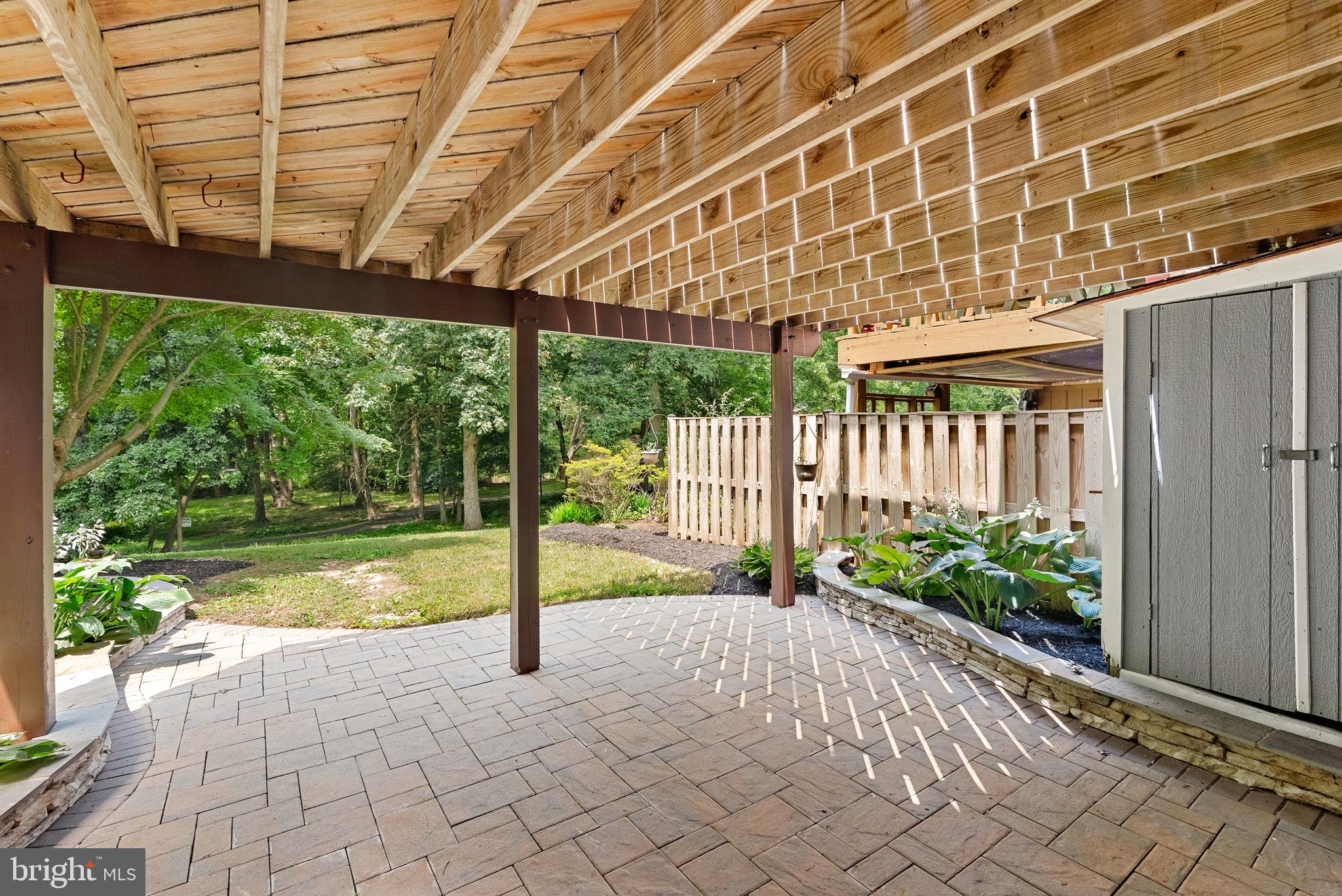 LAKE BRADDOCK - Residential