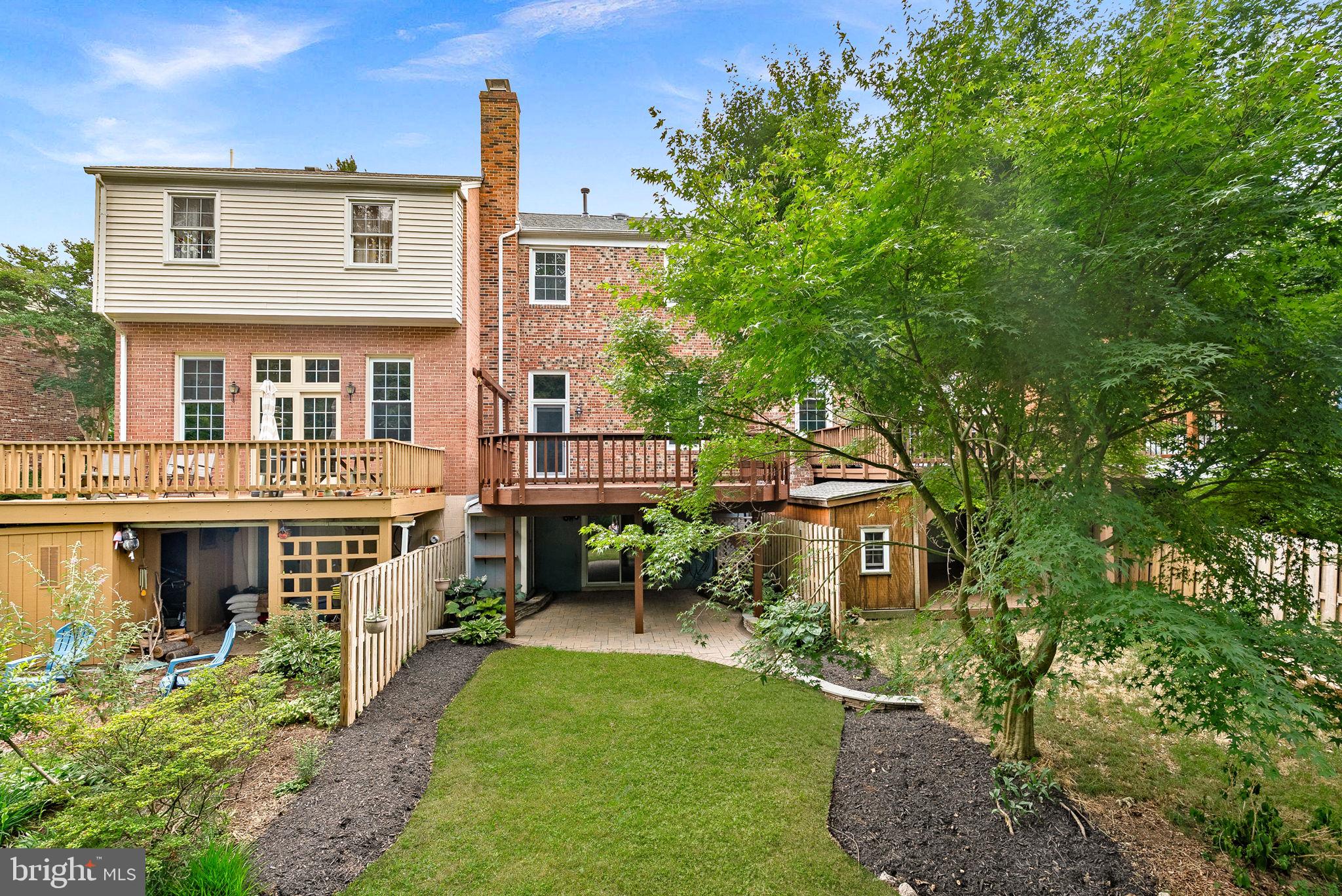 LAKE BRADDOCK - Residential