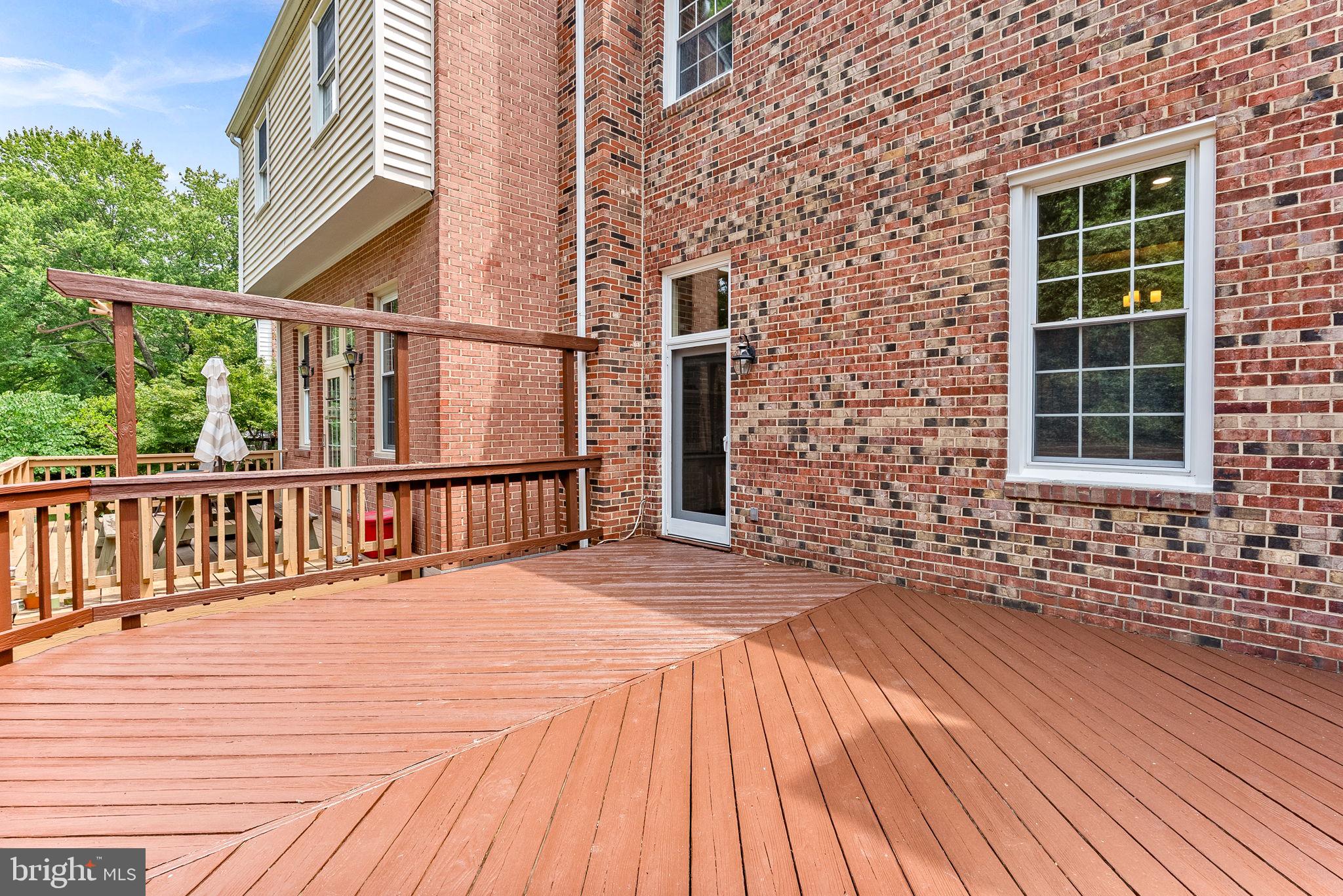 LAKE BRADDOCK - Residential