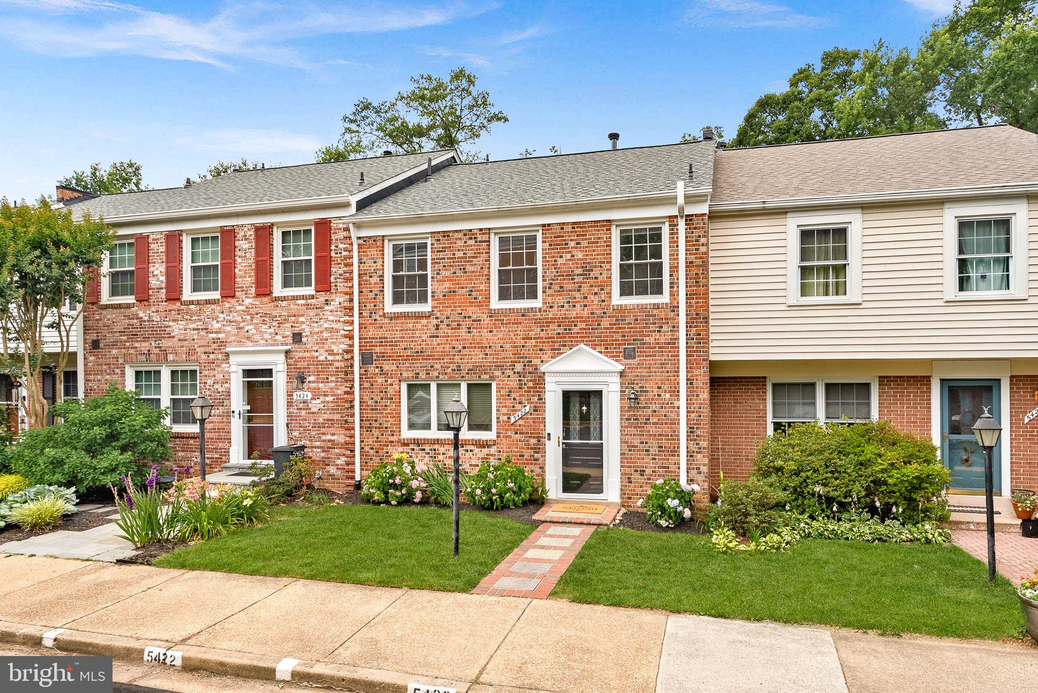 LAKE BRADDOCK - Residential