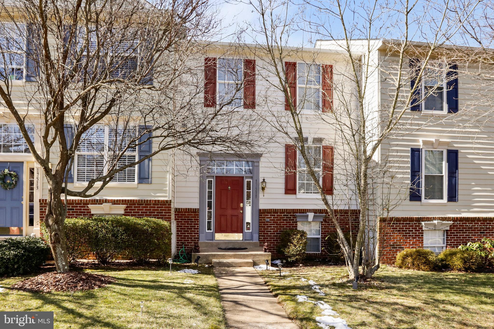 ROUND HILL - Residential