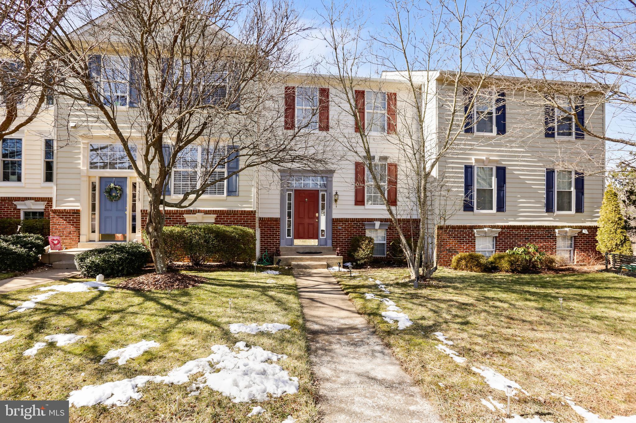 ROUND HILL - Residential