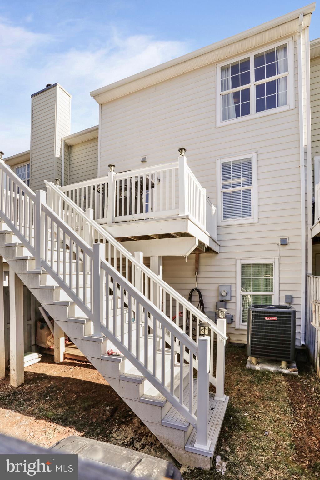 ROUND HILL - Residential