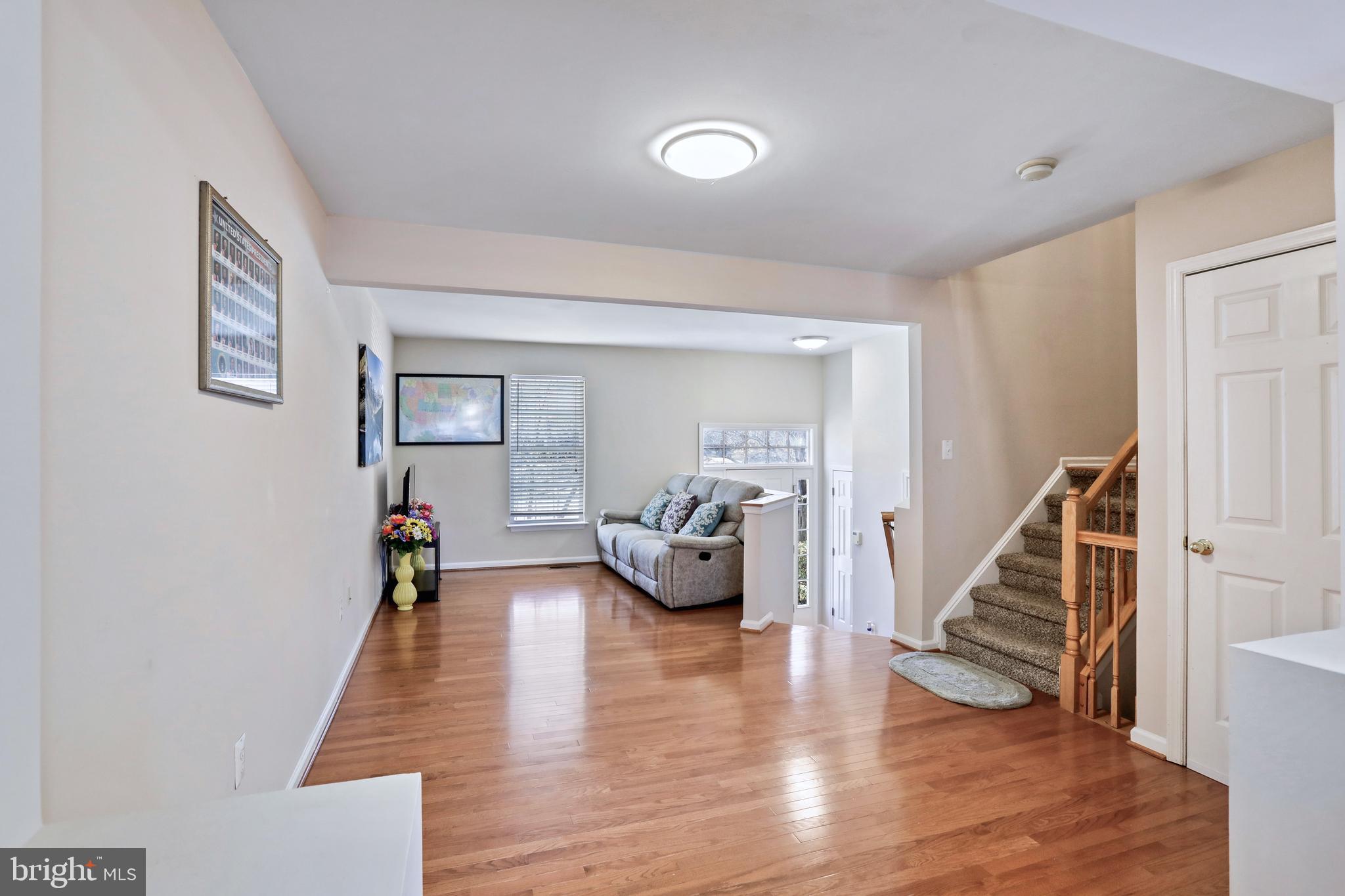ROUND HILL - Residential