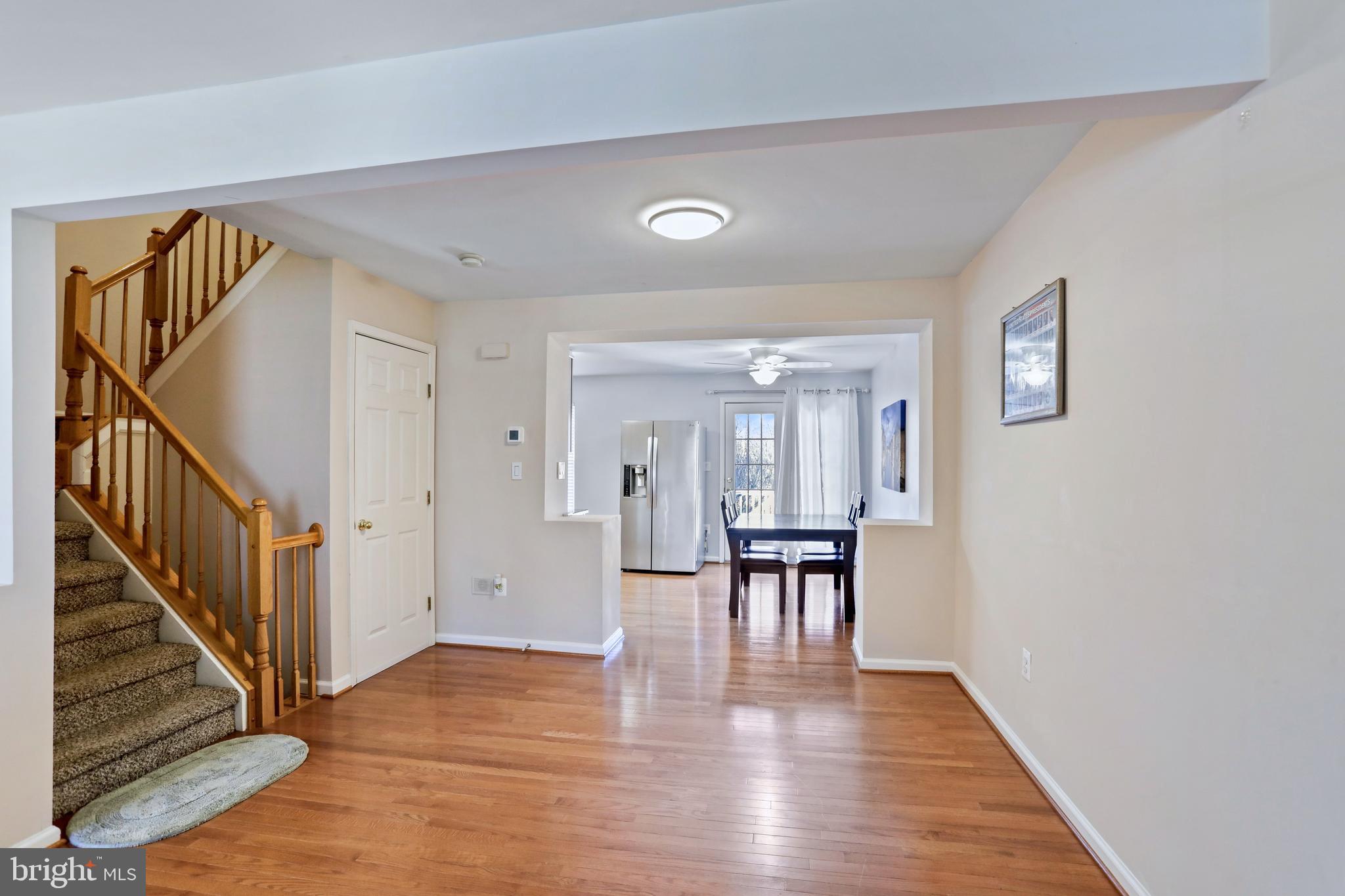 ROUND HILL - Residential