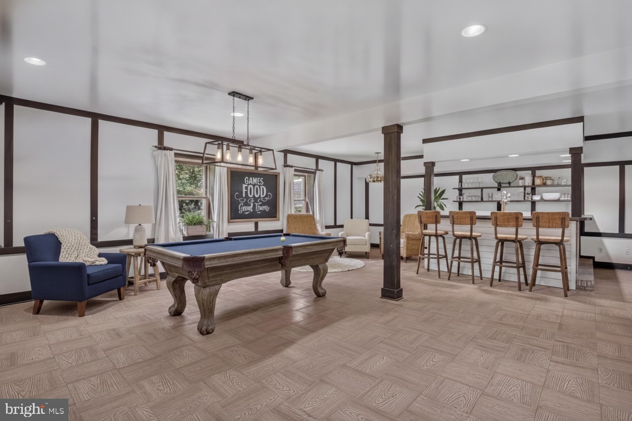 RIVER OAKS FARM - Residential