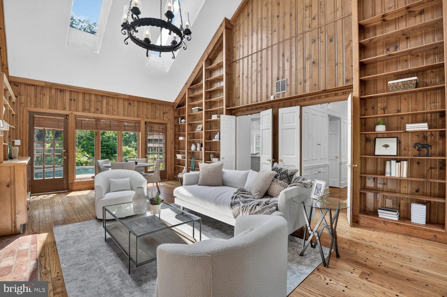 RIVER OAKS FARM - Residential