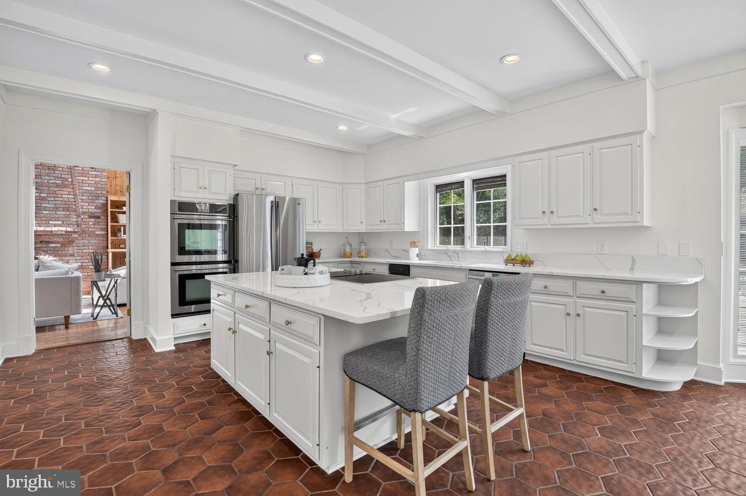 RIVER OAKS FARM - Residential