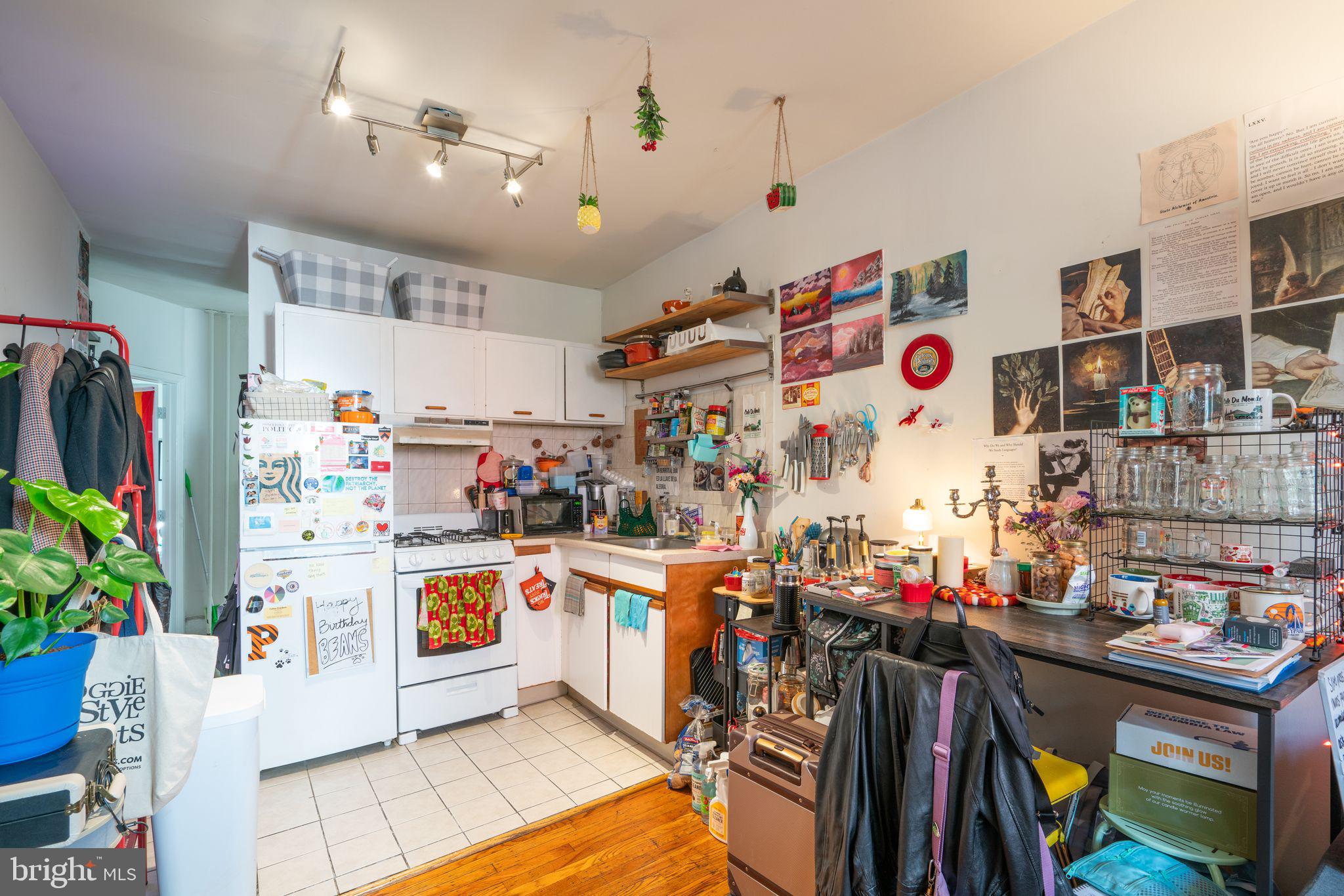 RITTENHOUSE SQUARE - Residential Income