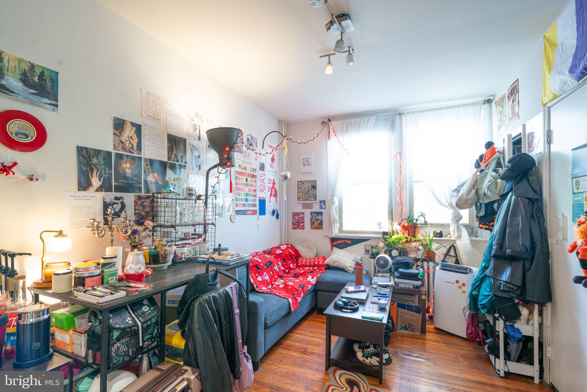 RITTENHOUSE SQUARE - Residential Income