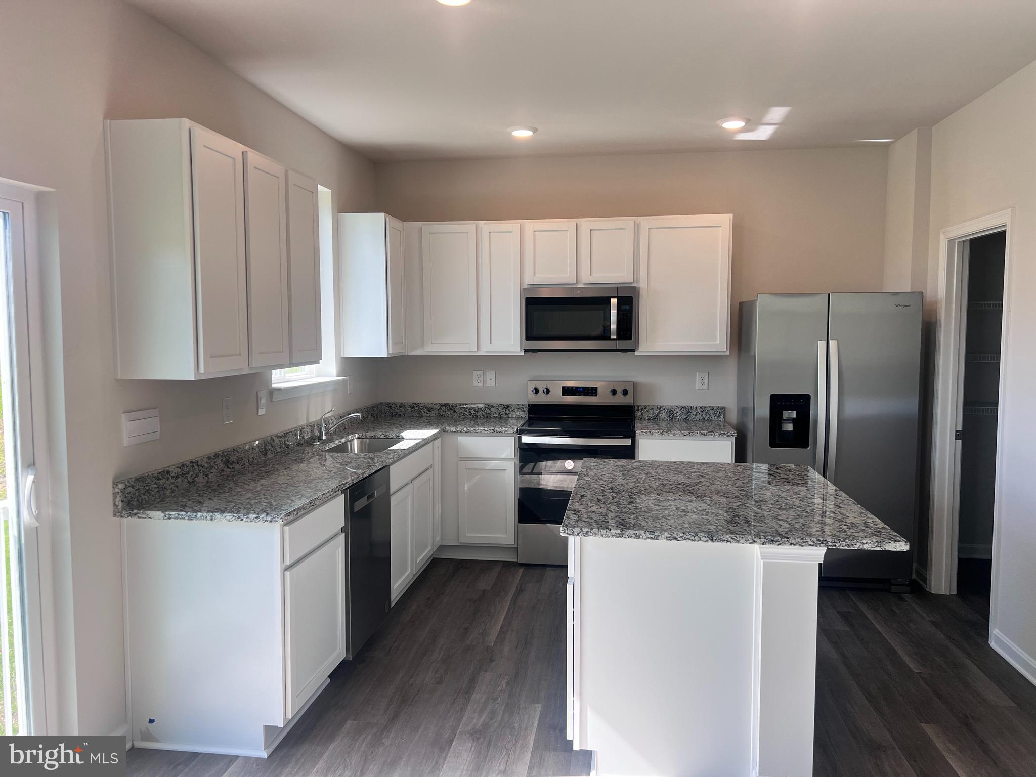 RED HILL - Residential