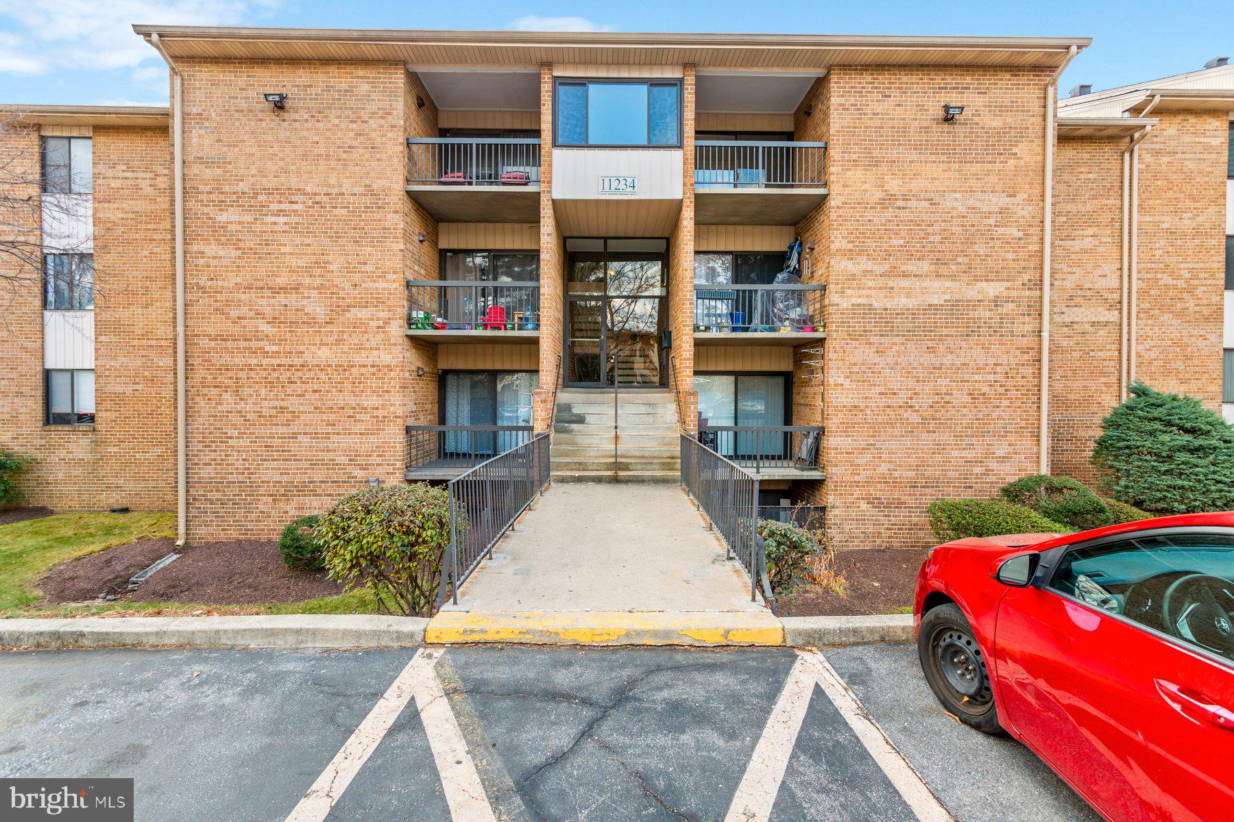 CHERRY GLEN CONDOS - Residential