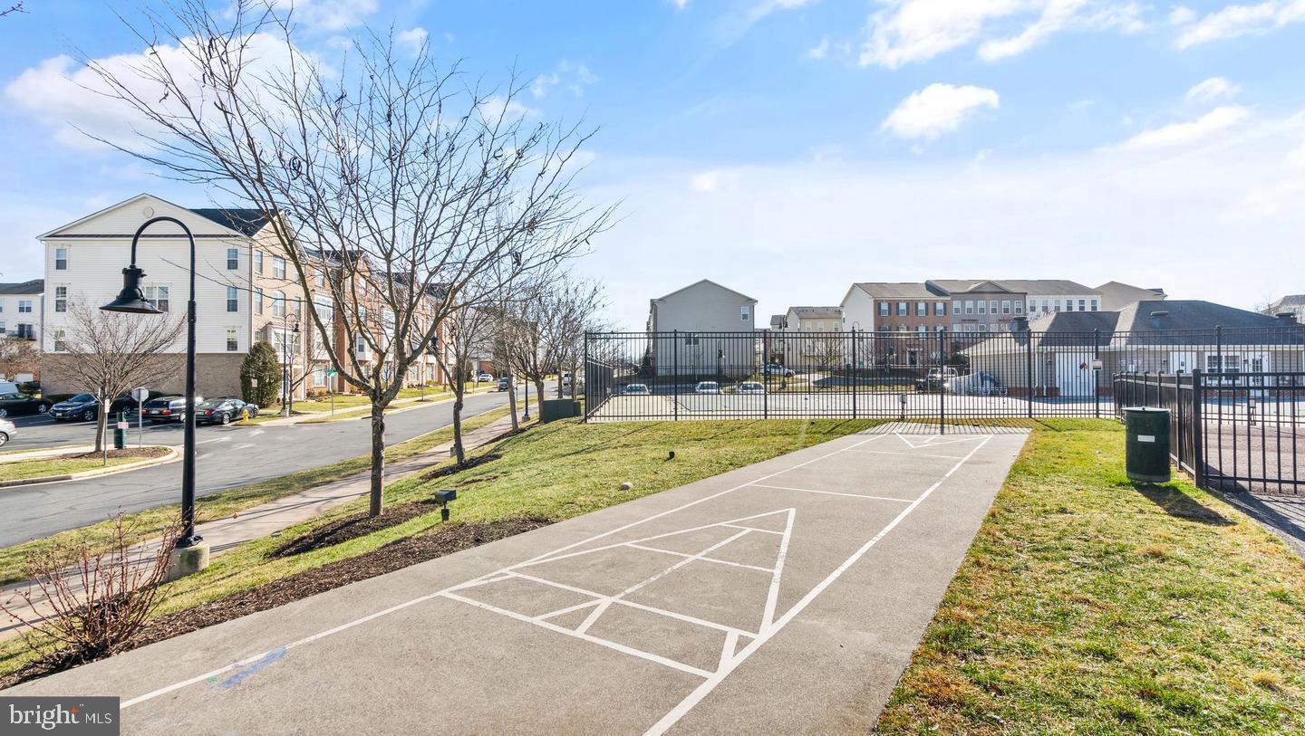 MARKET CENTER CONDOMINIUM - Residential