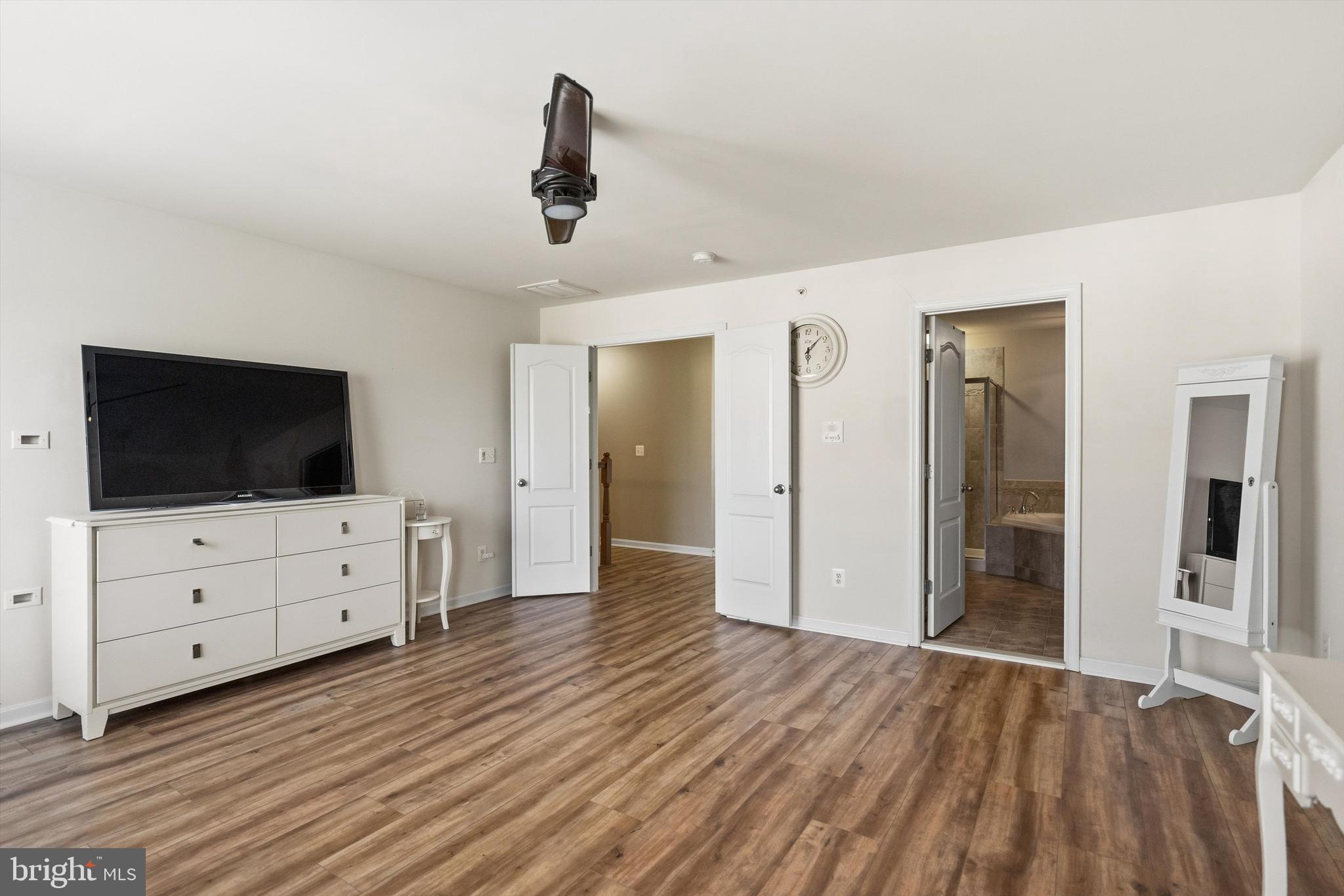 MARKET CENTER CONDOMINIUM - Residential