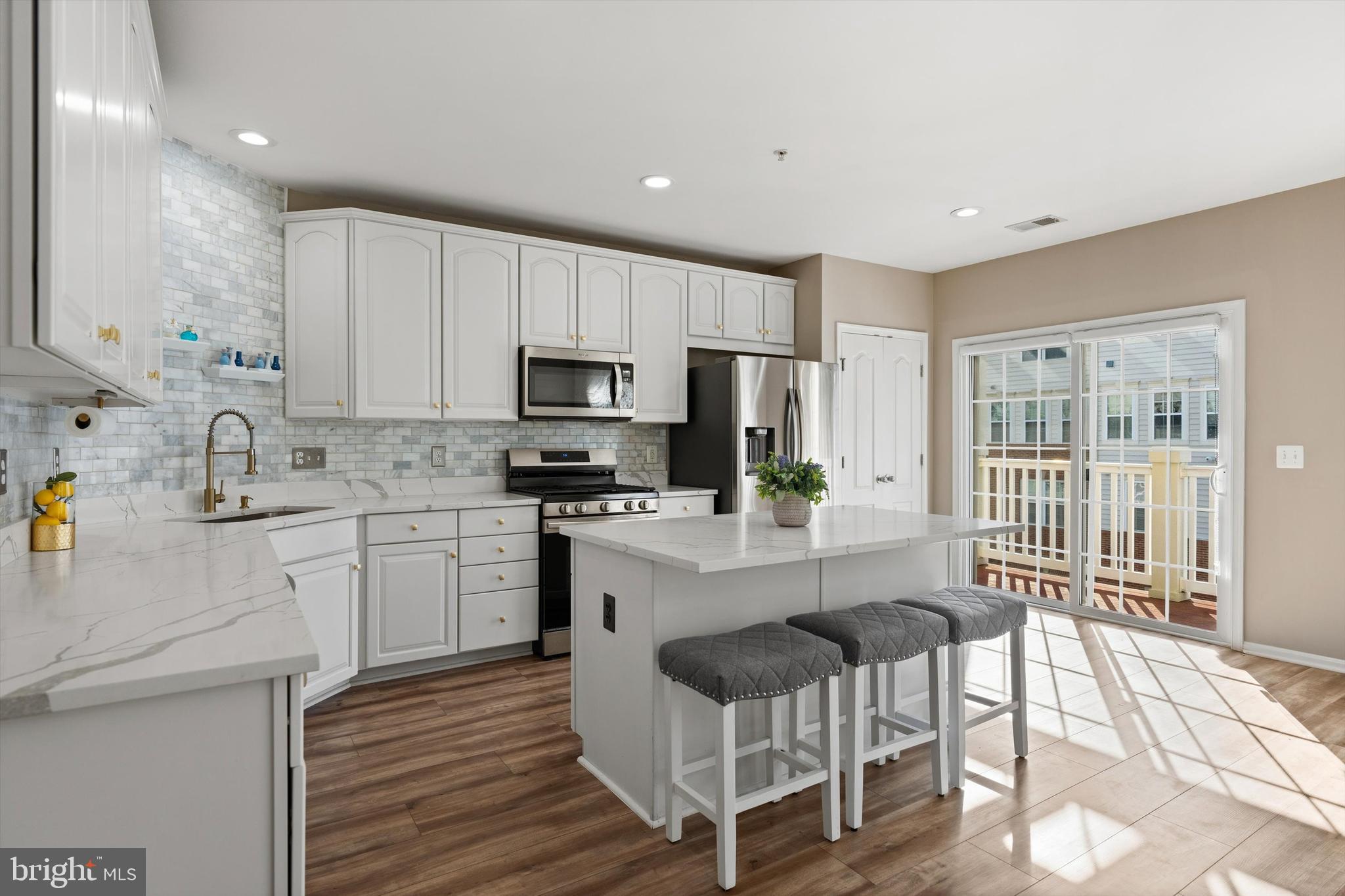 MARKET CENTER CONDOMINIUM - Residential