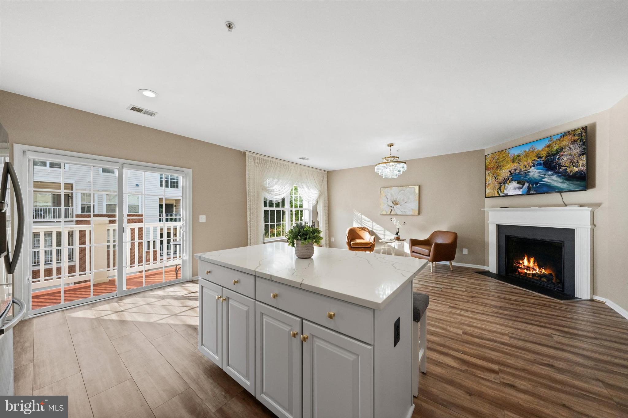 MARKET CENTER CONDOMINIUM - Residential