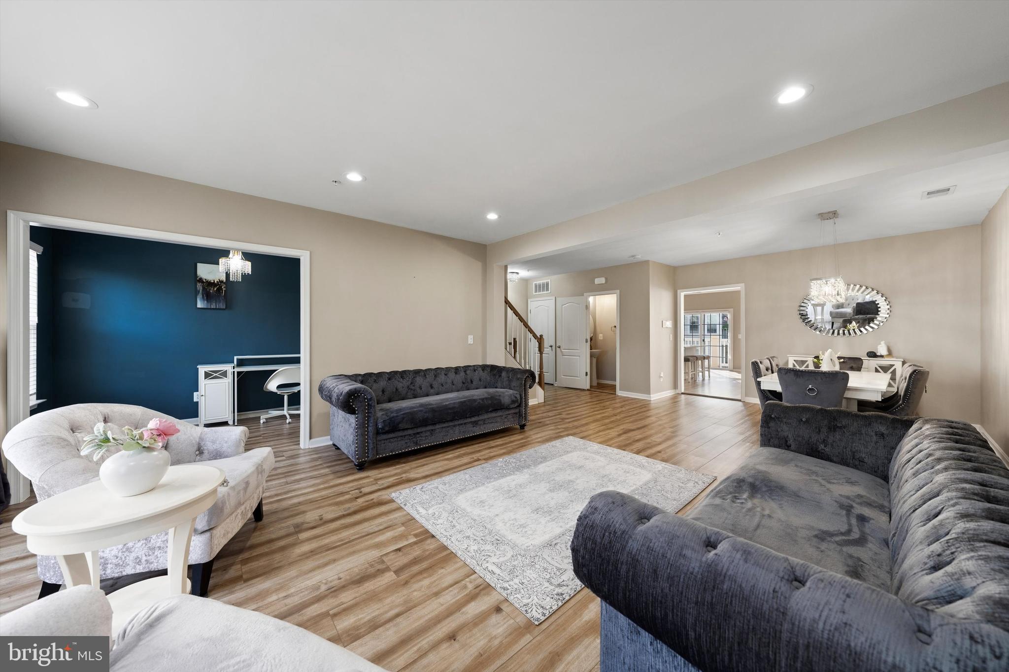 MARKET CENTER CONDOMINIUM - Residential