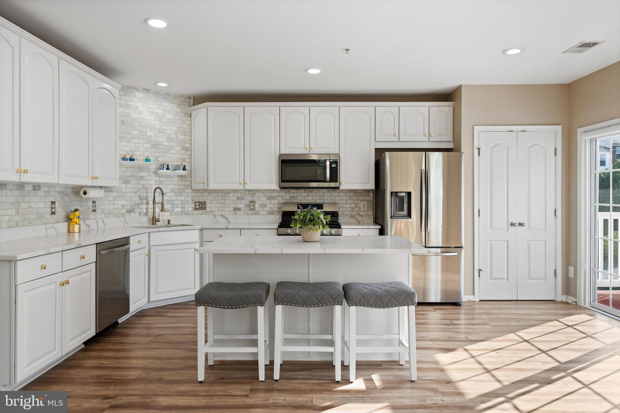 MARKET CENTER CONDOMINIUM - Residential