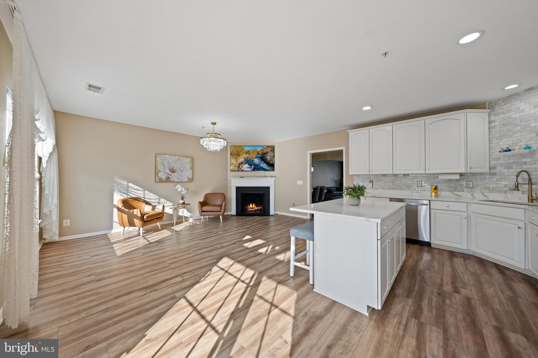 MARKET CENTER CONDOMINIUM - Residential