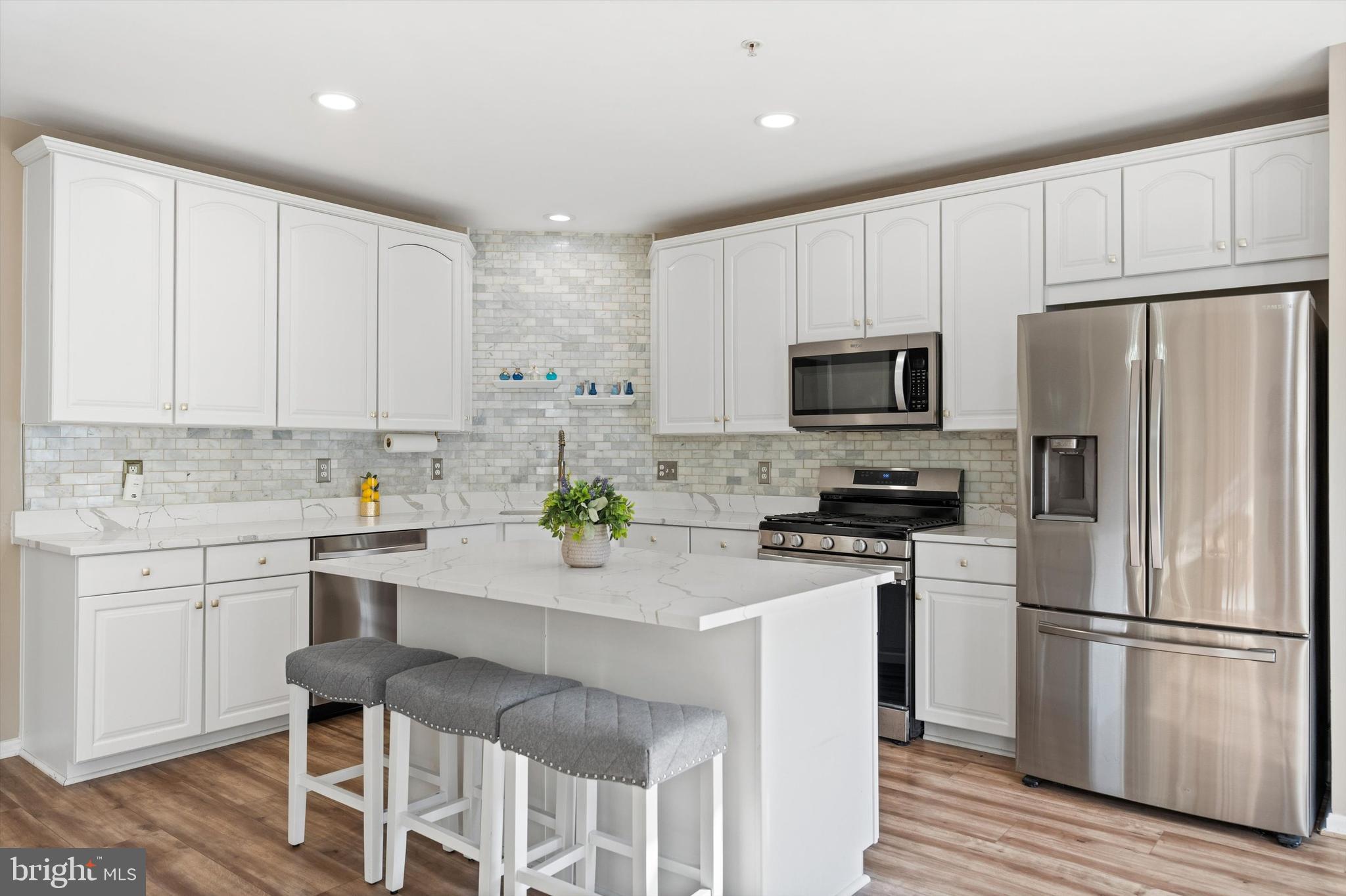 MARKET CENTER CONDOMINIUM - Residential