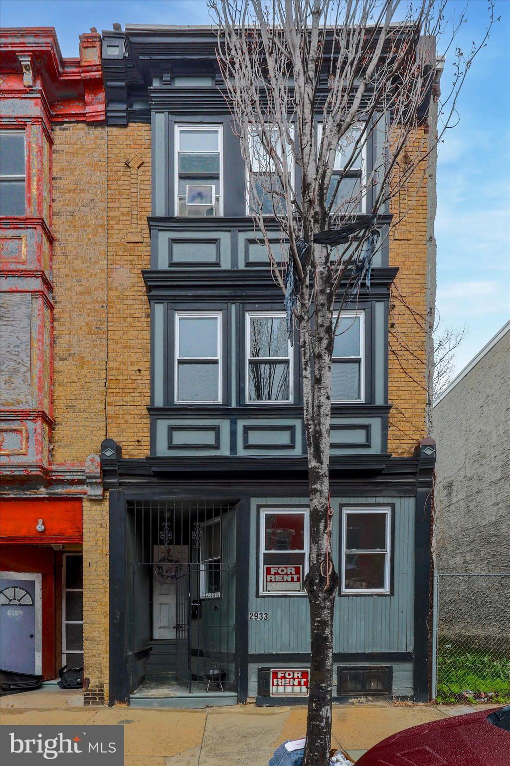 STRAWBERRY MANSION - Residential Income