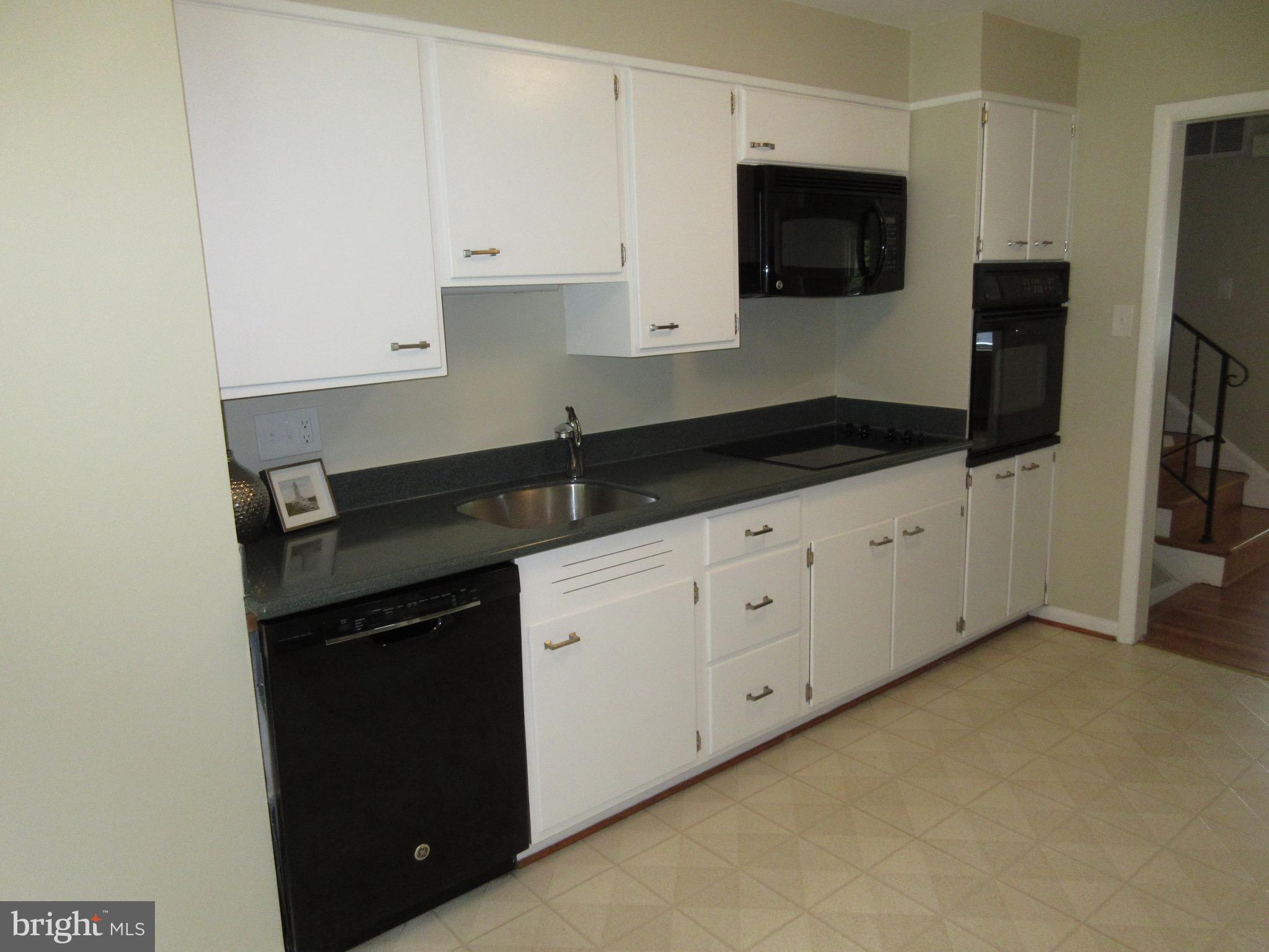 BROYHILL LANGLEY ESTATES - Residential Lease