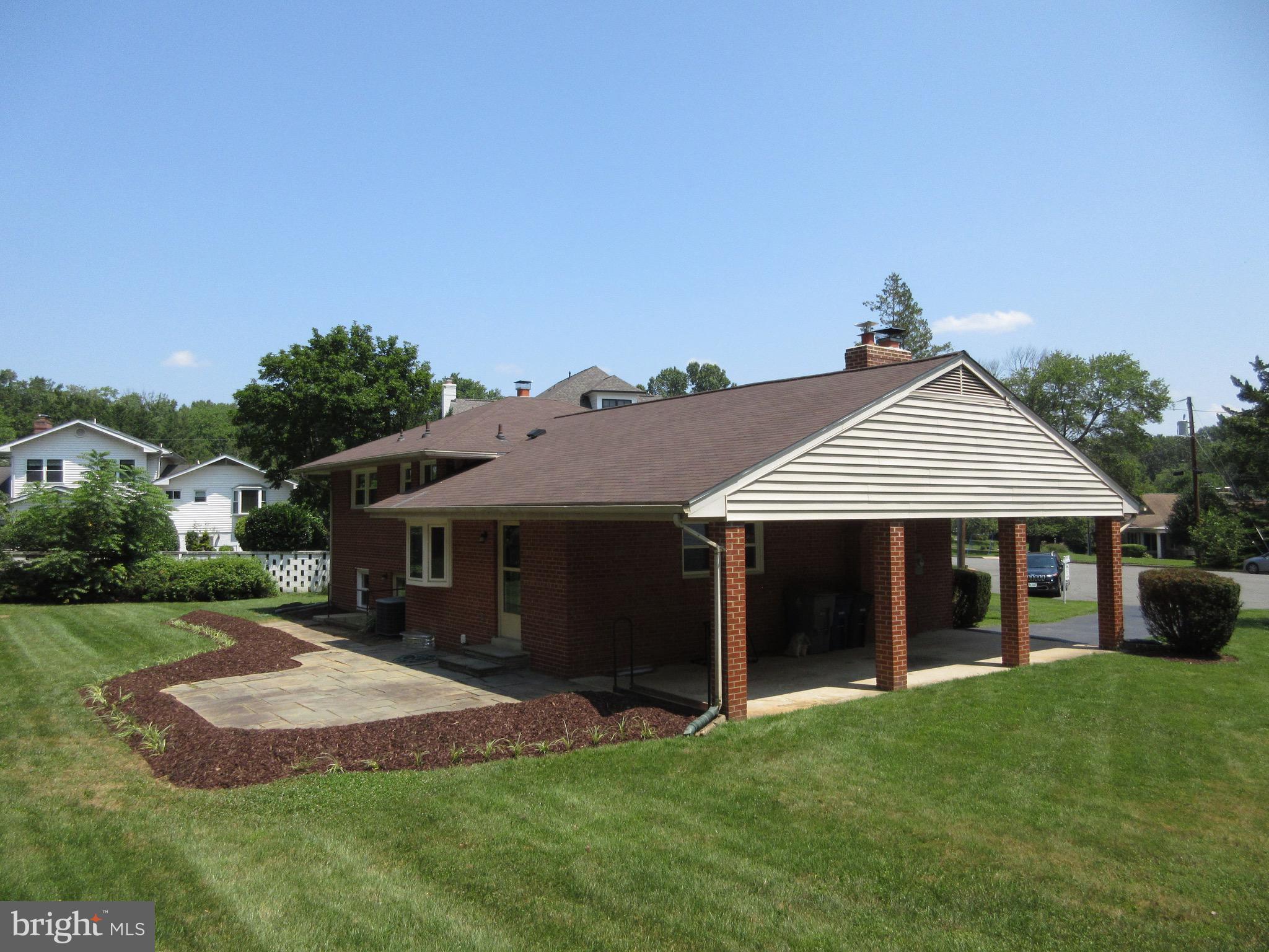 BROYHILL LANGLEY ESTATES - Residential Lease