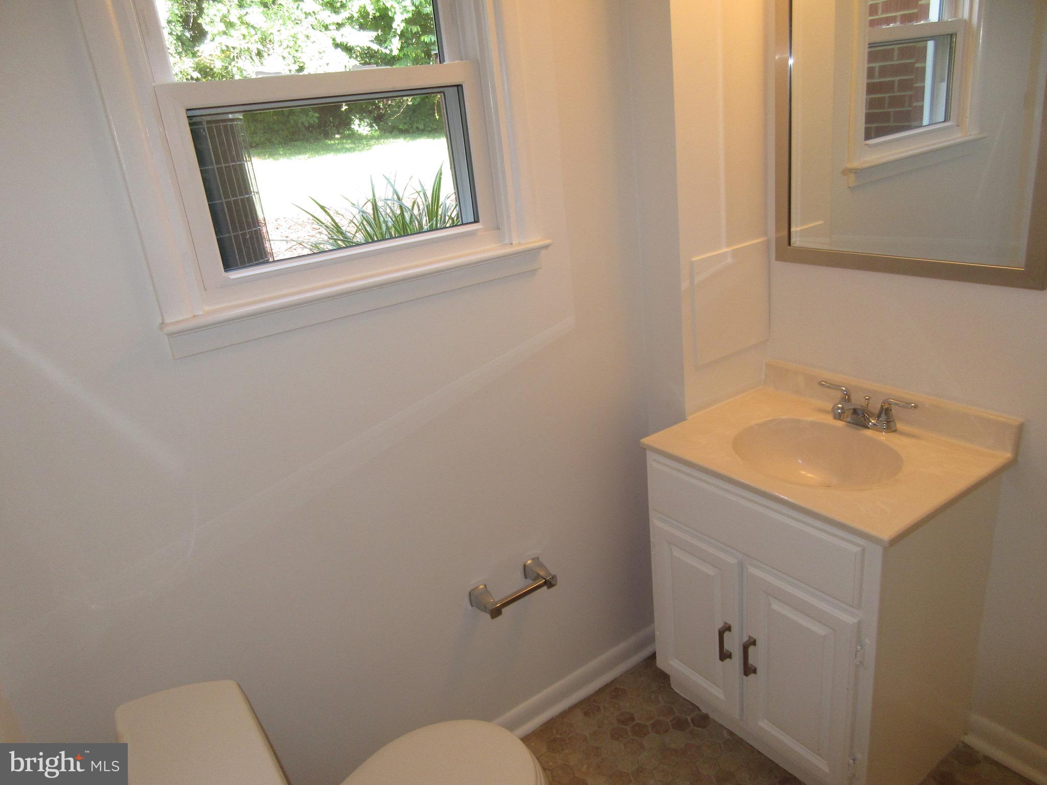 BROYHILL LANGLEY ESTATES - Residential Lease