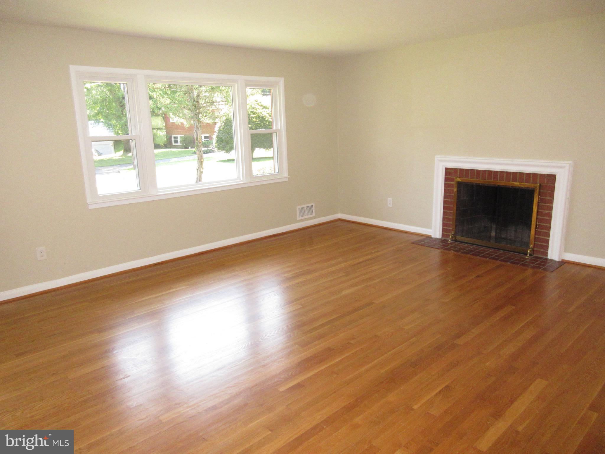 BROYHILL LANGLEY ESTATES - Residential Lease